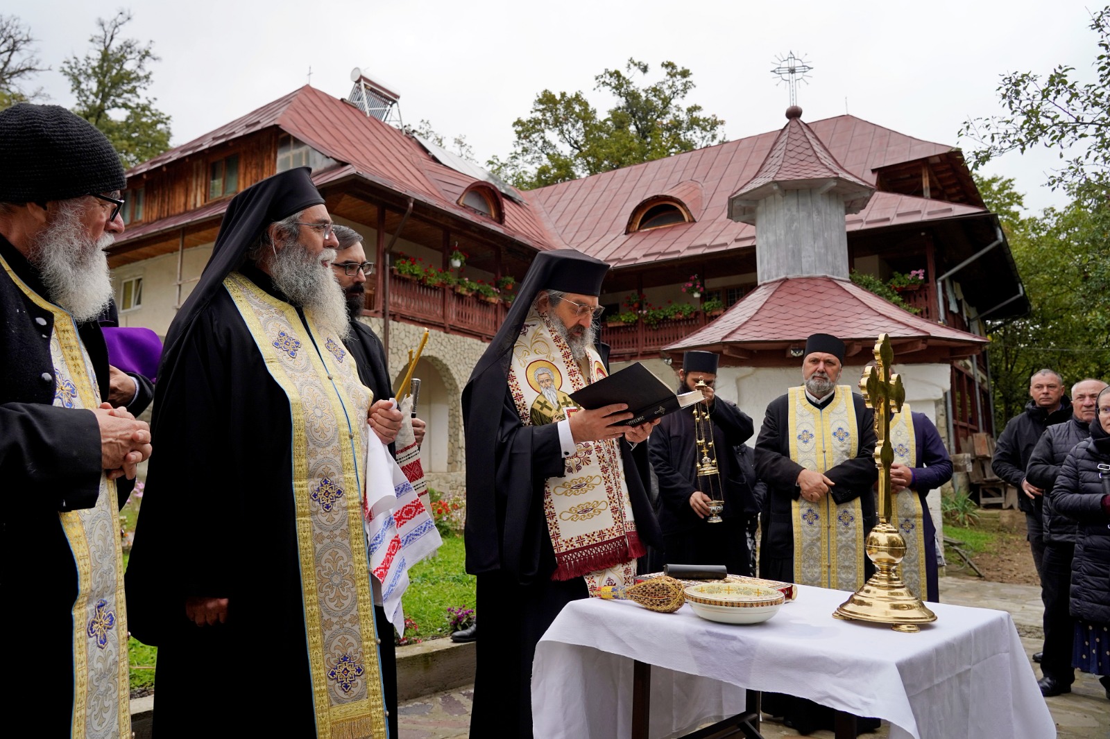 PS Nichifor Botoșăneanul de ziua Sfinților Iosif și Chiriac de la Bisericani: „Au fost oameni puternici în credință și nădejde”