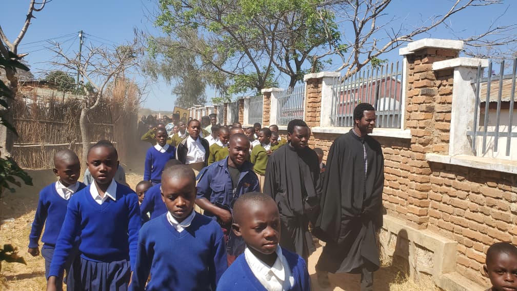 Hram la biserica mică a Centrului Misionar din Kidamali