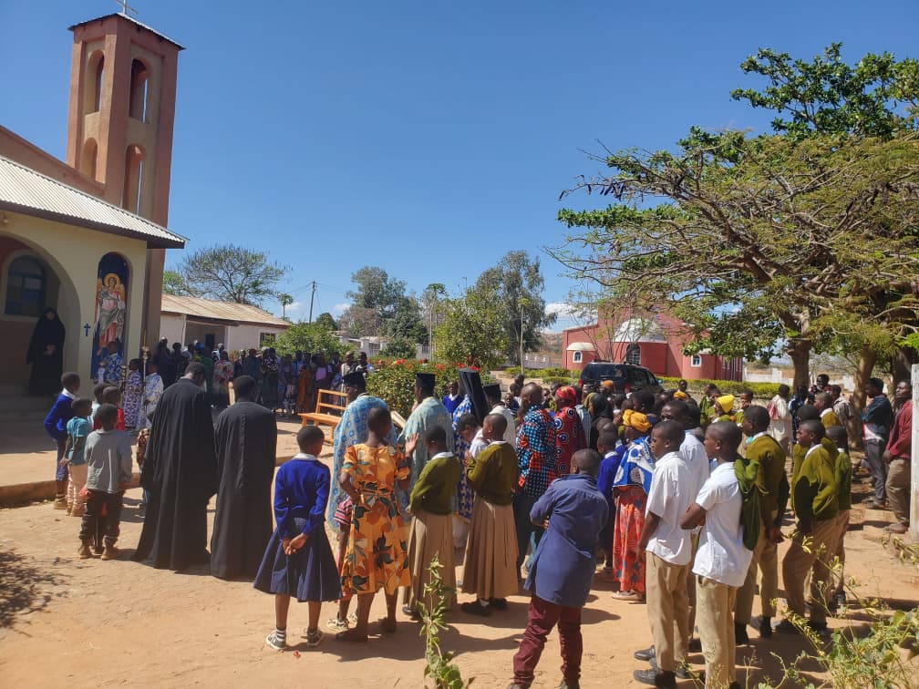 Hram la biserica mică a Centrului Misionar din Kidamali