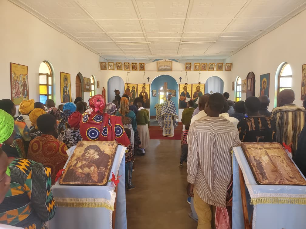 Hram la biserica mică a Centrului Misionar din Kidamali