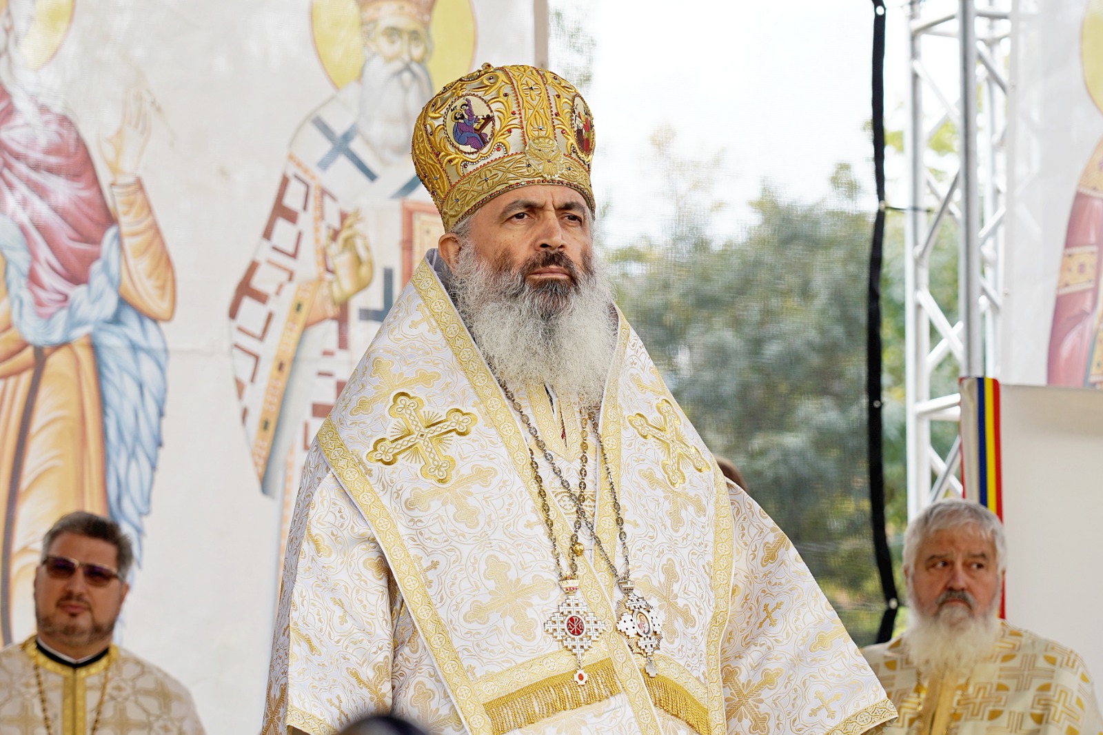 După aproape 35 de ani de lucrări, Biserica „Adormirea Maicii Domnului” Galata a primit veșmânt nou de har