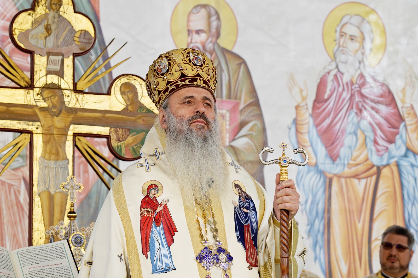 După aproape 35 de ani de lucrări, Biserica „Adormirea Maicii Domnului” Galata a primit veșmânt nou de har