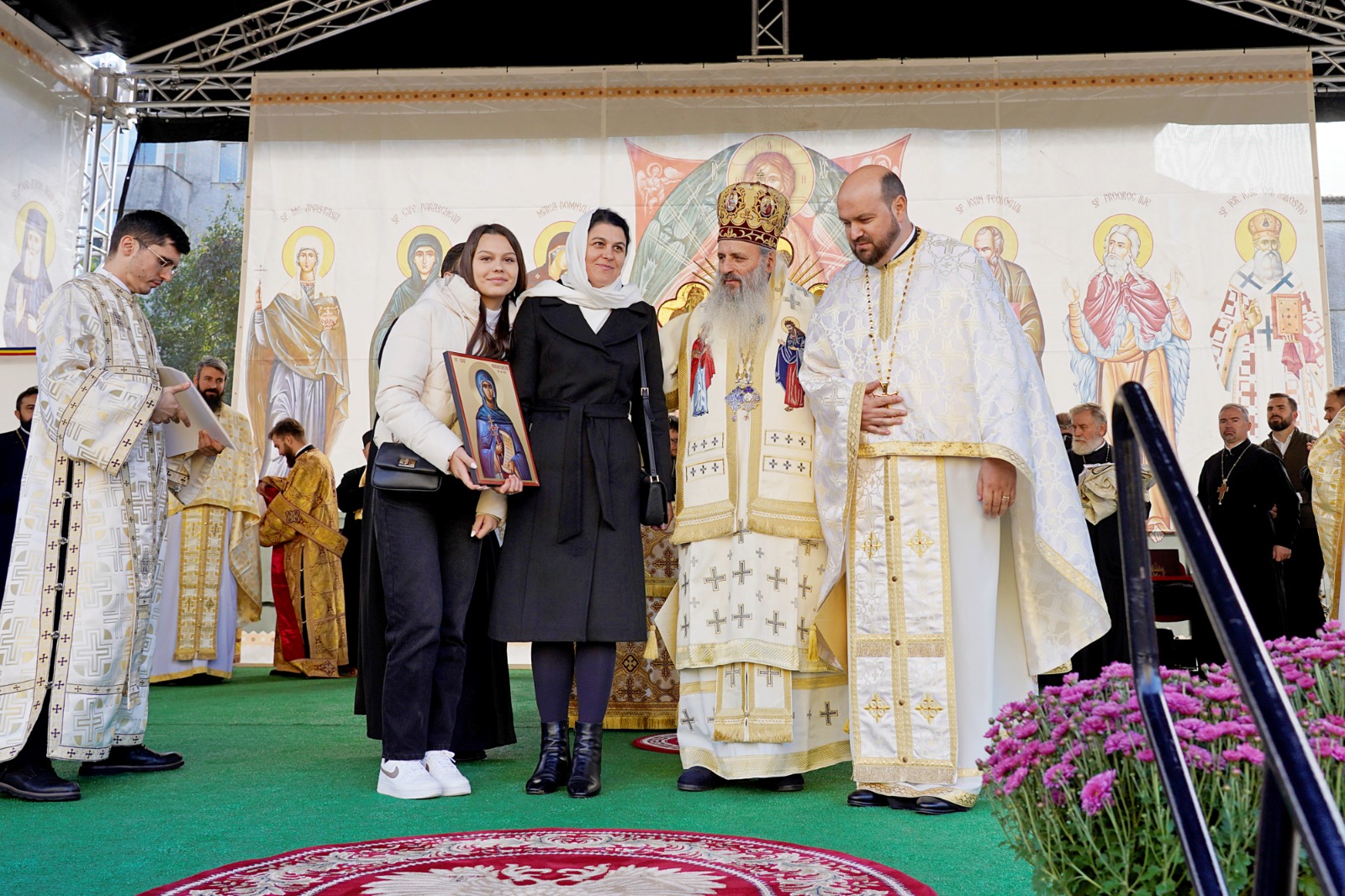 După aproape 35 de ani de lucrări, Biserica „Adormirea Maicii Domnului” Galata a primit veșmânt nou de har