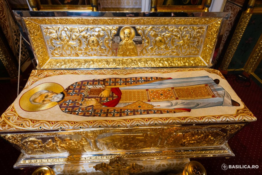 Racla cu moaștele Sfântului Preot Mărturisitor Dumitru Stăniloae / Foto: Mircea Florescu, basilica.ro racla Sfantului Dumitru Staniloae