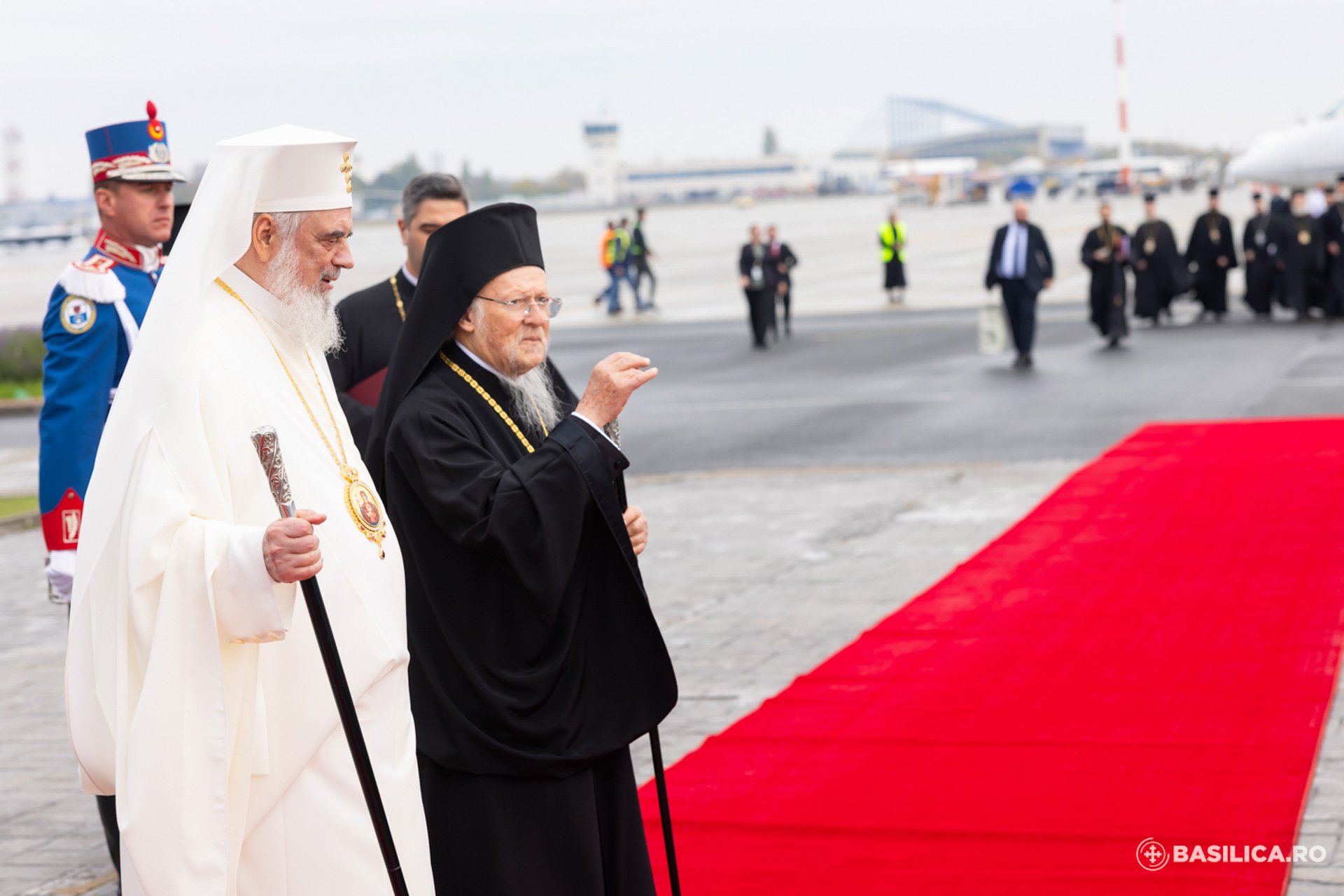 Patriarhul Ecumenic Bartolomeu I a sosit în România pentru sfințirea Catedralei Naționale / Foto: Basilica.ro - Mircea Florescu / Foto: Mircea Florescu – basilica.ro Patriarhul Ecumenic Bartolomeu I a sosit în România pentru sfințirea Catedralei Naționale