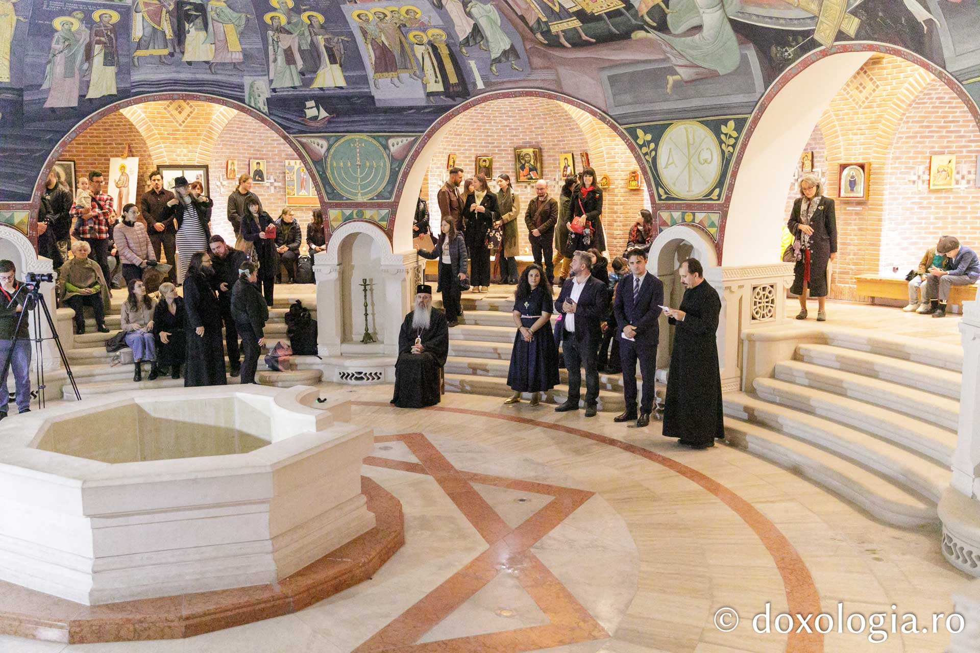 „Veronica” – Expoziție caritabilă de icoane, ediția a III-a, dedicată finalizării celei de-a 272-a case a Asociației „Glasul Vieții”