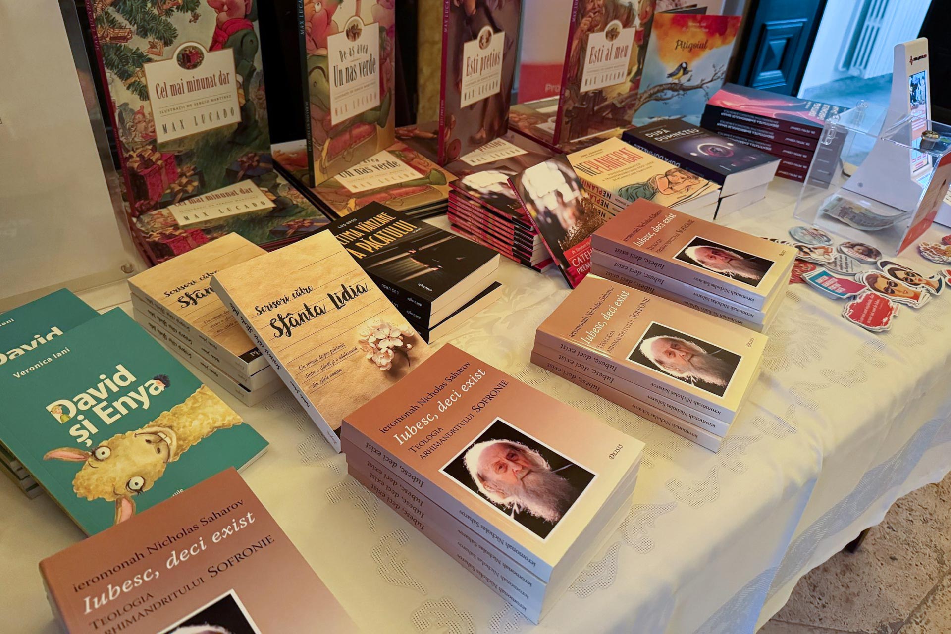 Zile de dialog și întărire duhovnicească la Iași, alături de Pr. Ierom. Nikolai Sakharov, nepotul Sfântului Sofronie de la Essex Zile de dialog și întărire duhovnicească la Iași, alături de Pr. Ierom. Nikolai Sakharov, nepotul Sfântului Sofronie de la Essex