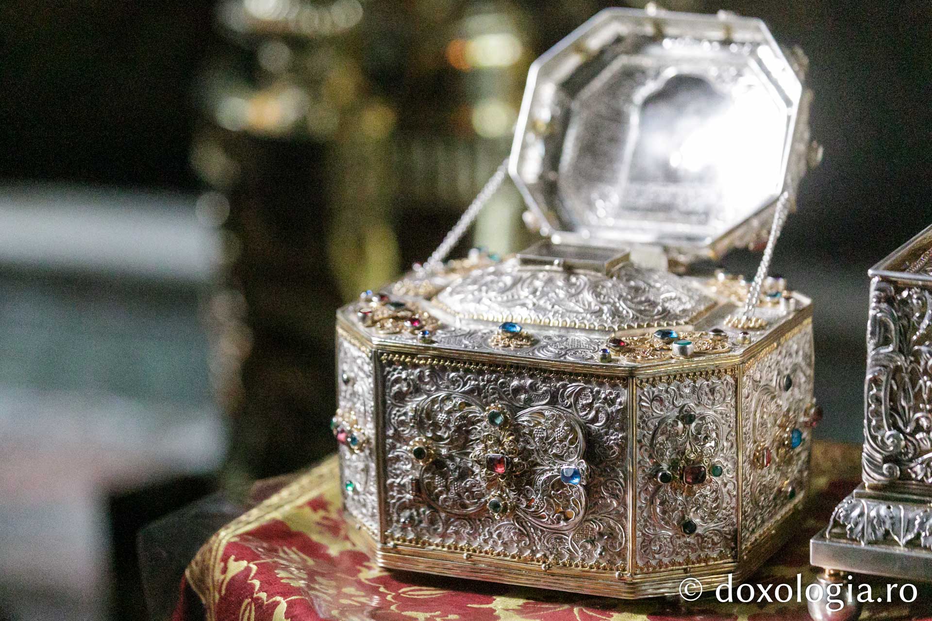 Cinstitul cap al Sfântului Ioan Gură de Aur