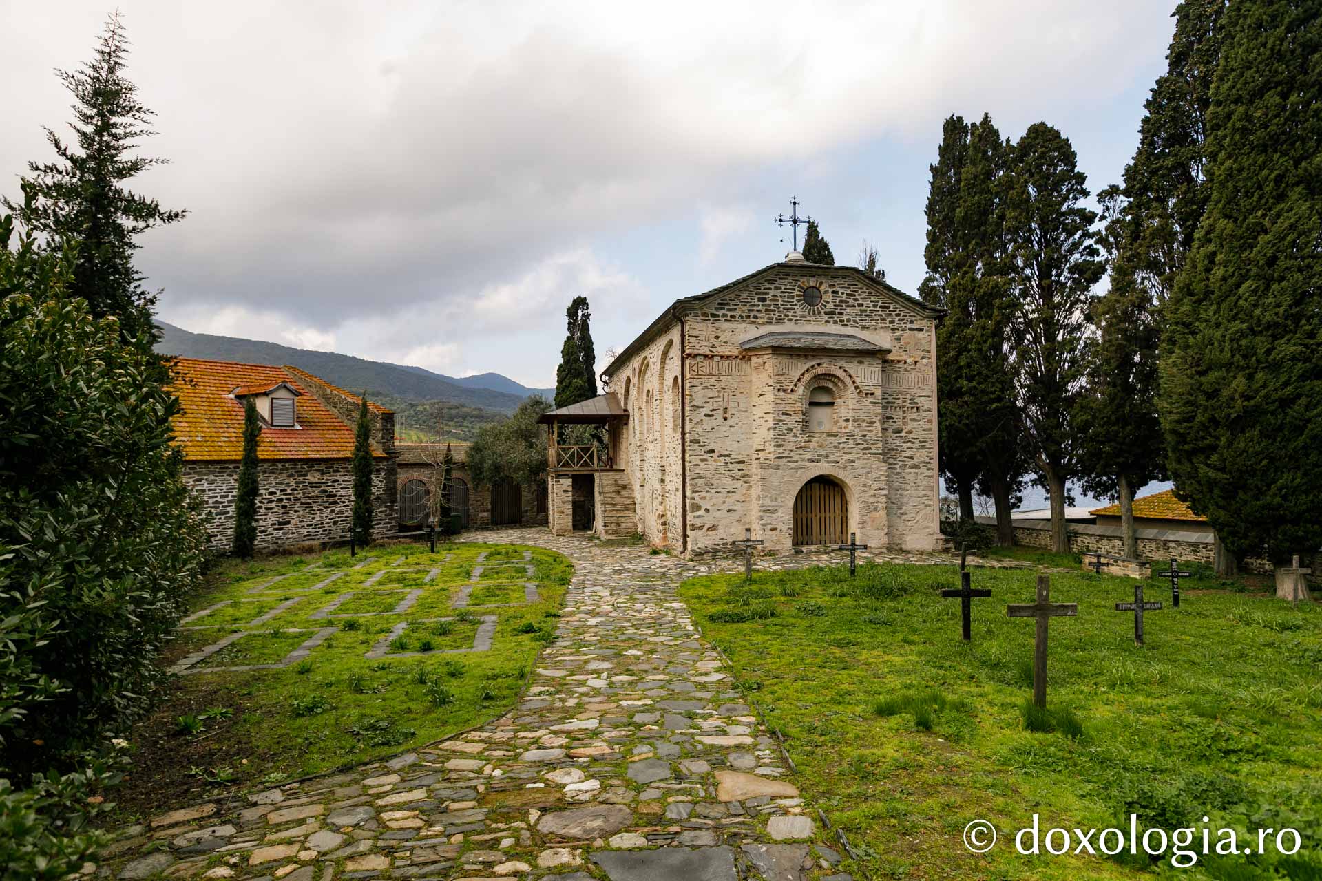 Cimitirul mănăstirii Vatoped