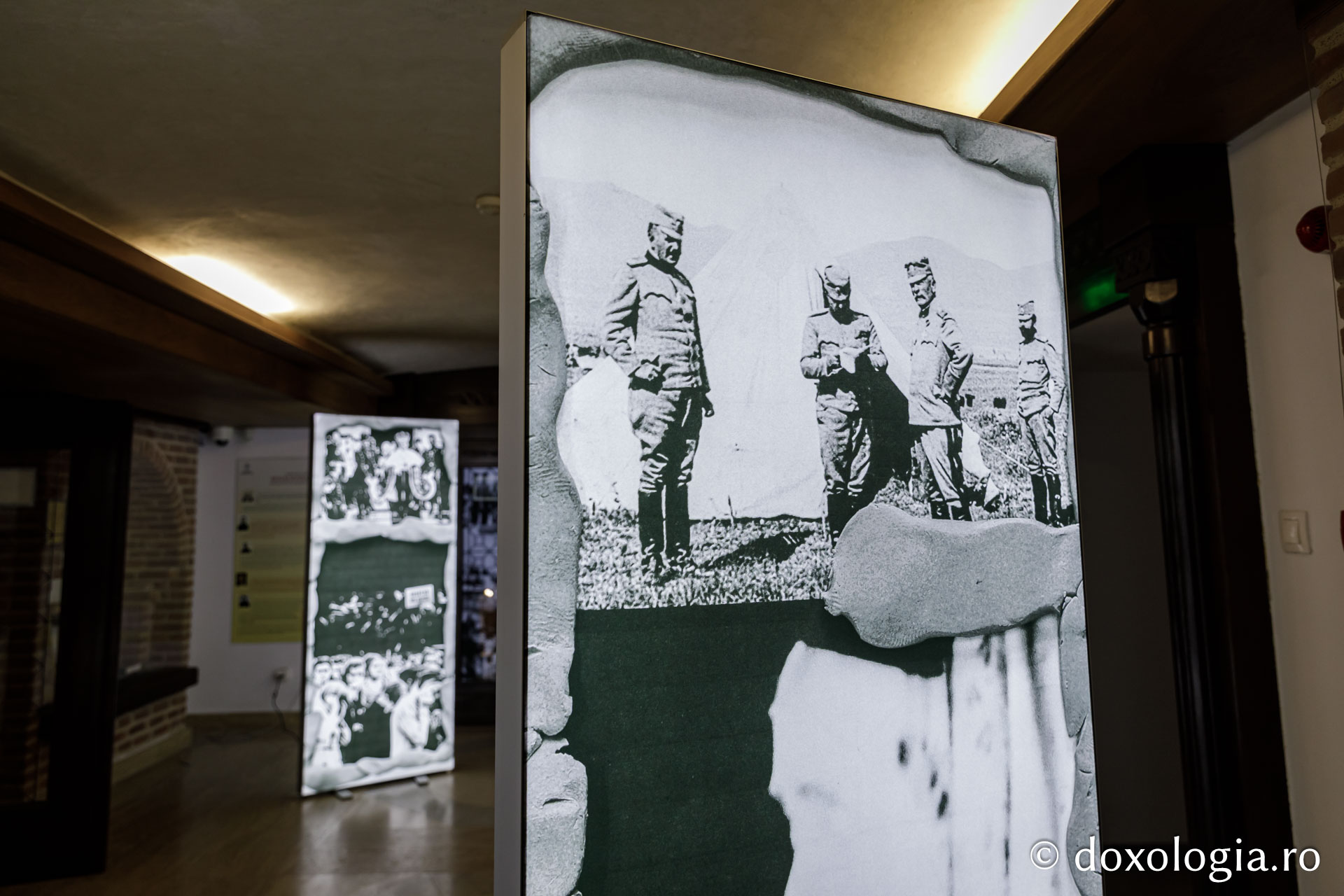 Vernisajul Expoziției de fotografii „Reîncadrând spațiul. Filmul ca istorie.”