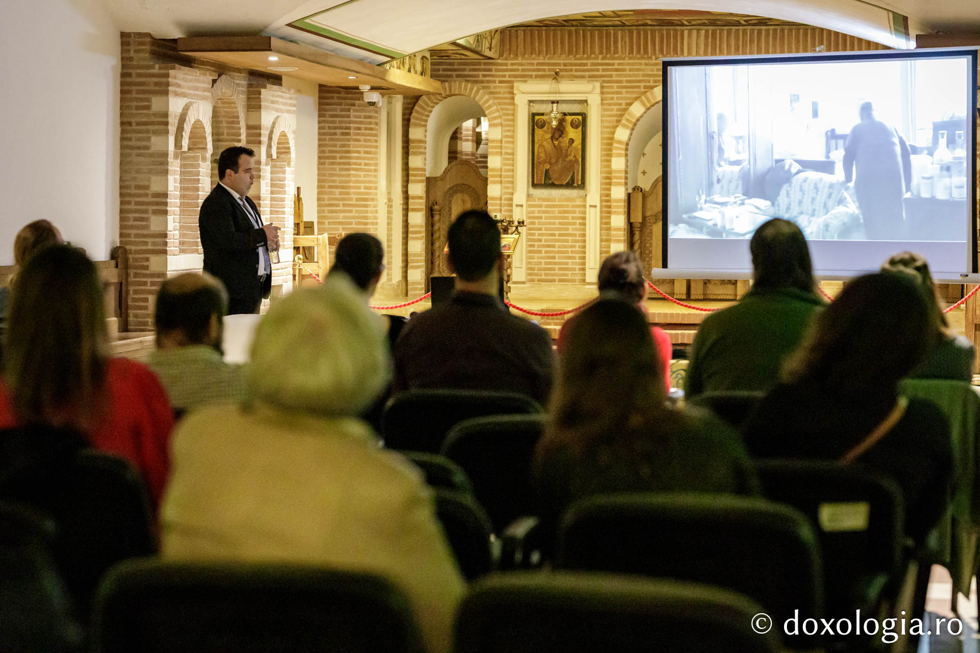 Conferința „Elemente de expresie creștină prezente în filme neașteptate”