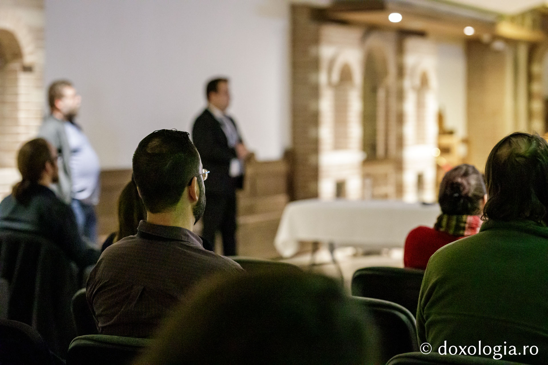 Conferința „Elemente de expresie creștină prezente în filme neașteptate”