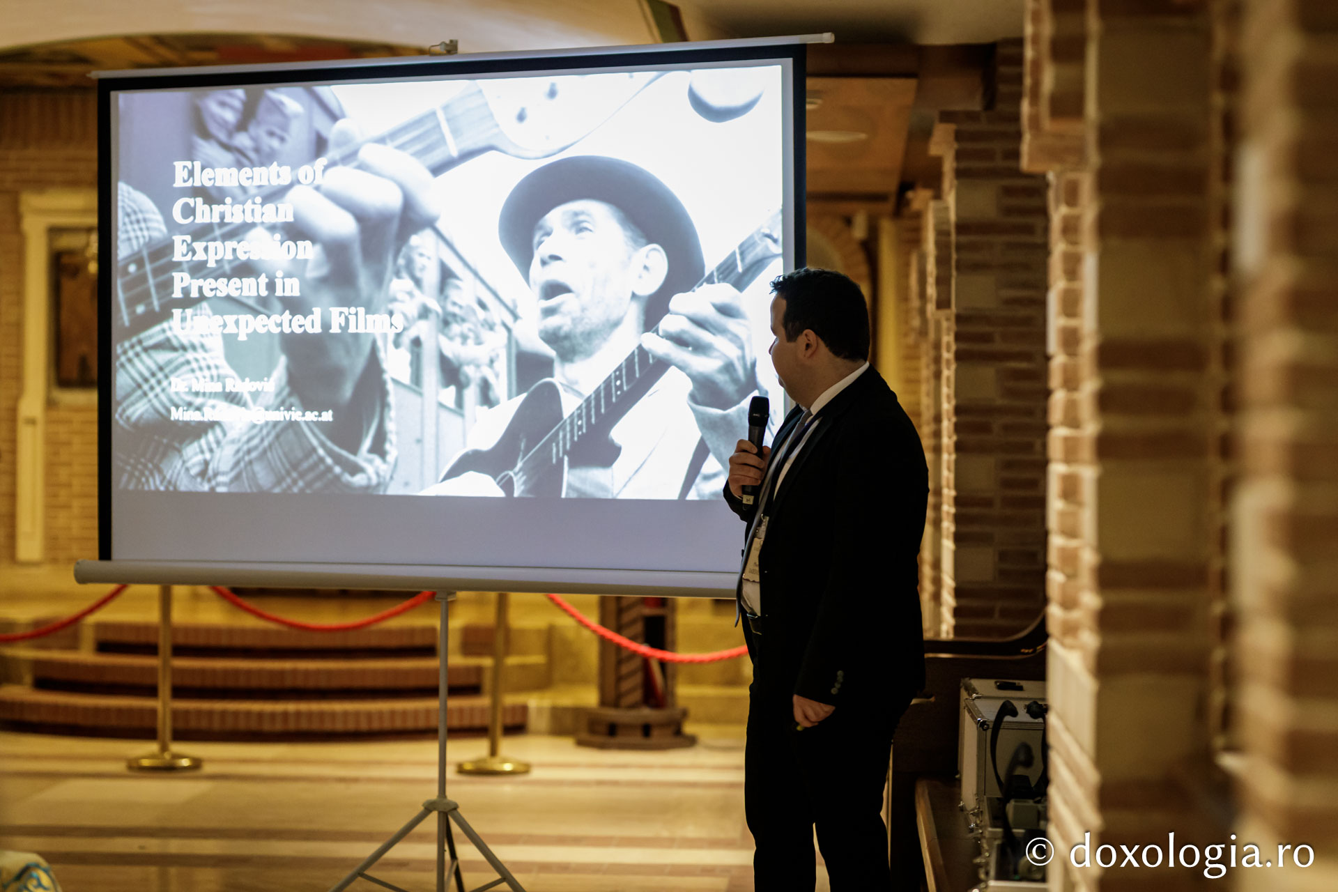 Conferința „Elemente de expresie creștină prezente în filme neașteptate”