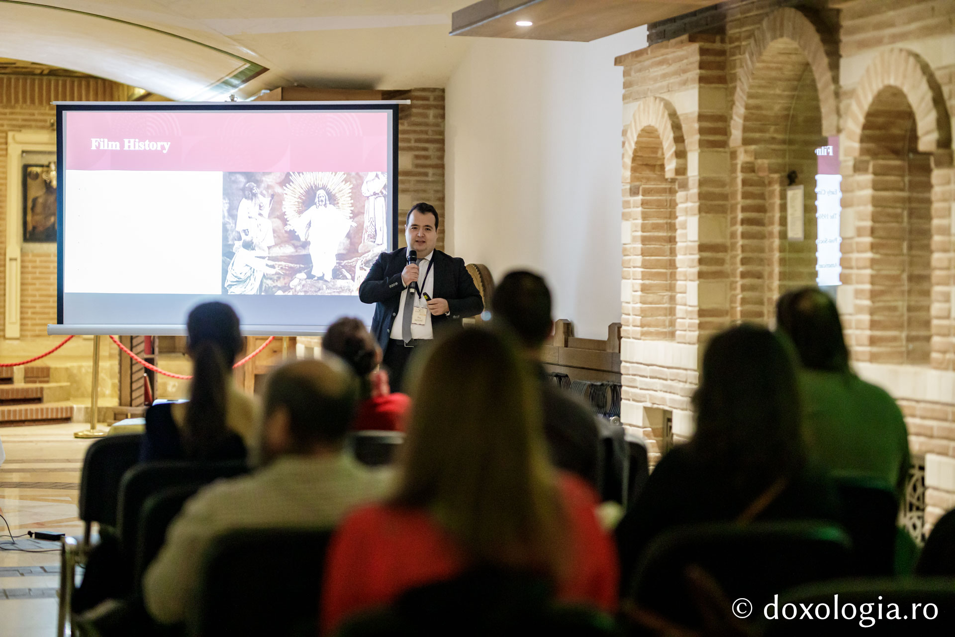 Conferința „Elemente de expresie creștină prezente în filme neașteptate”