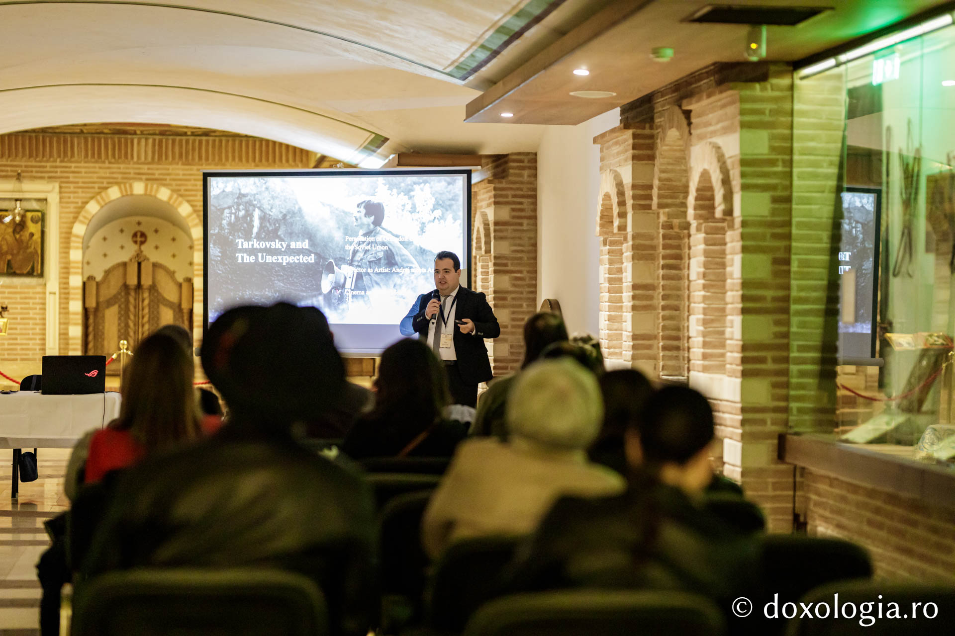 Conferința „Elemente de expresie creștină prezente în filme neașteptate”