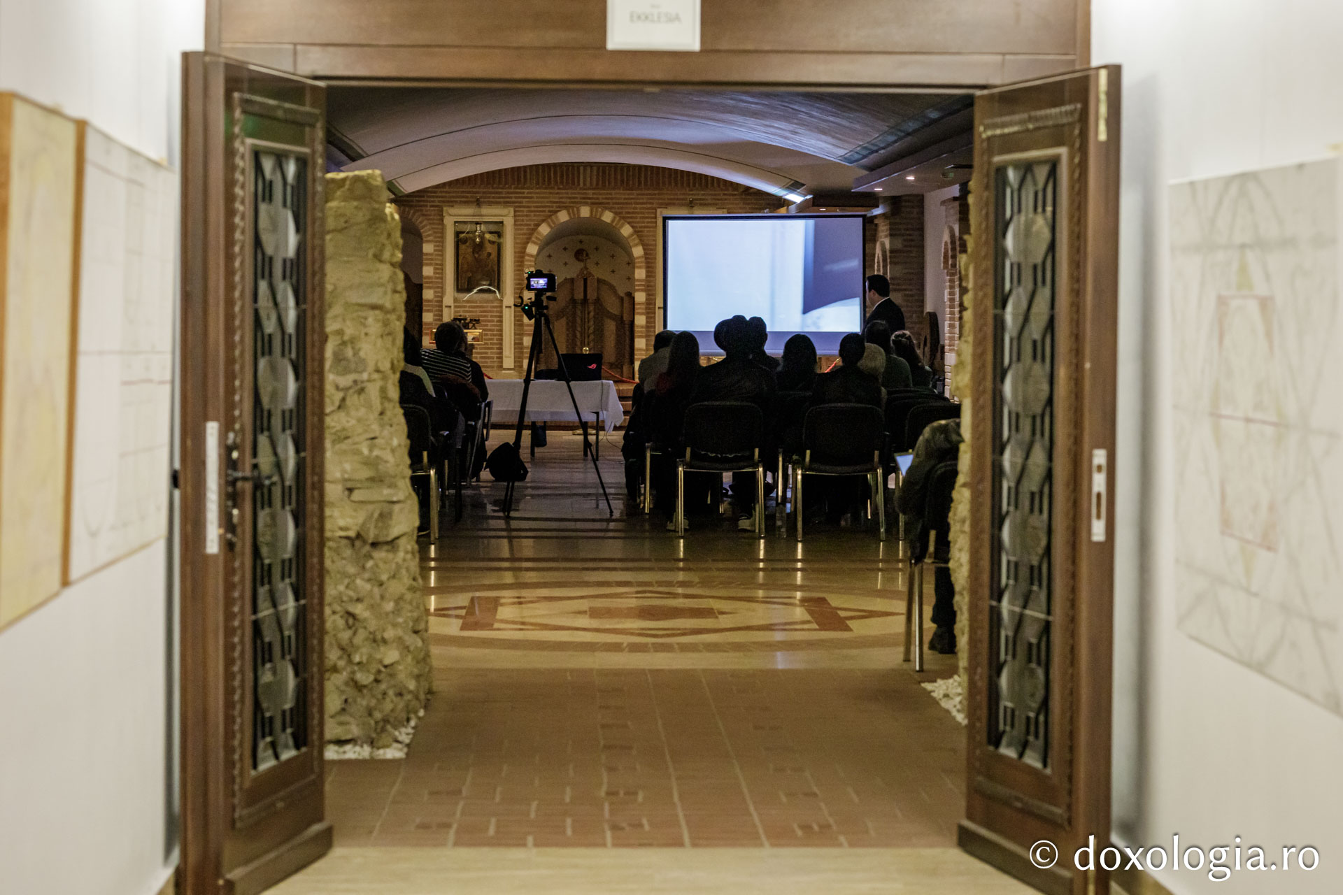 Conferința „Elemente de expresie creștină prezente în filme neașteptate”