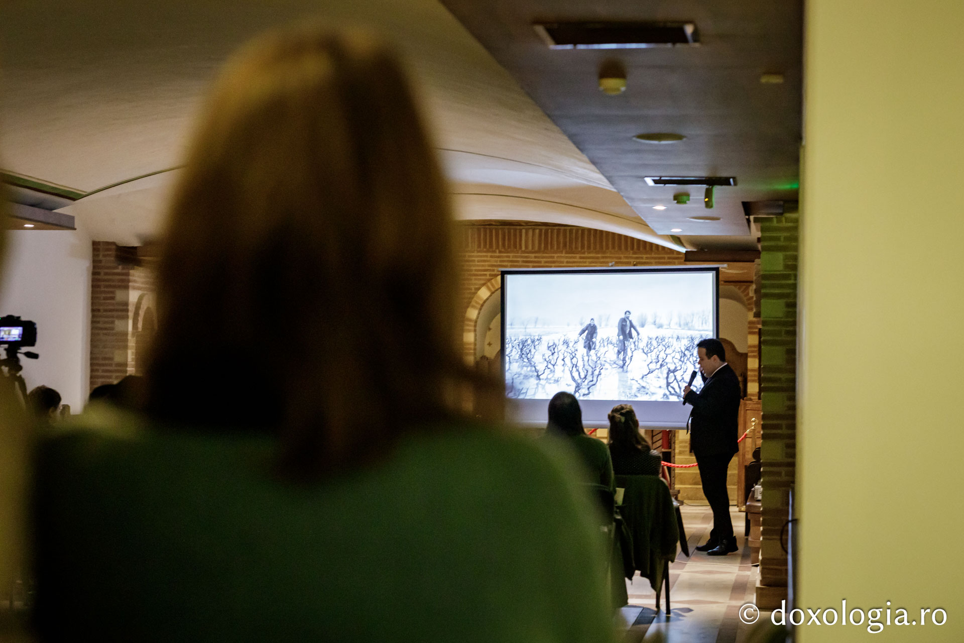 Conferința „Elemente de expresie creștină prezente în filme neașteptate”