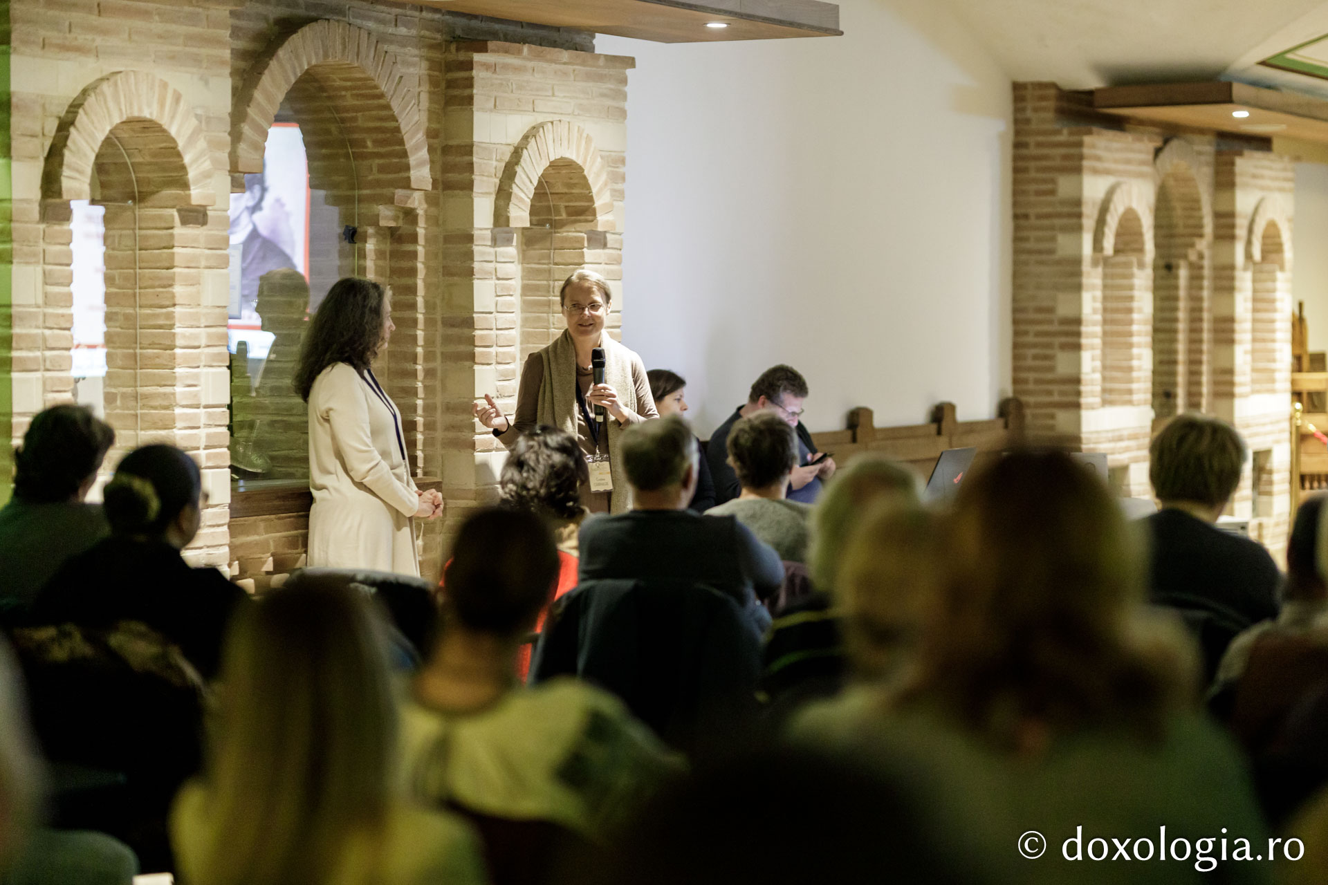 Proiecția filmelor „În căutarea Cernăuțiului lui Ciprian” și „Părintele Iraclie Porumbescu”