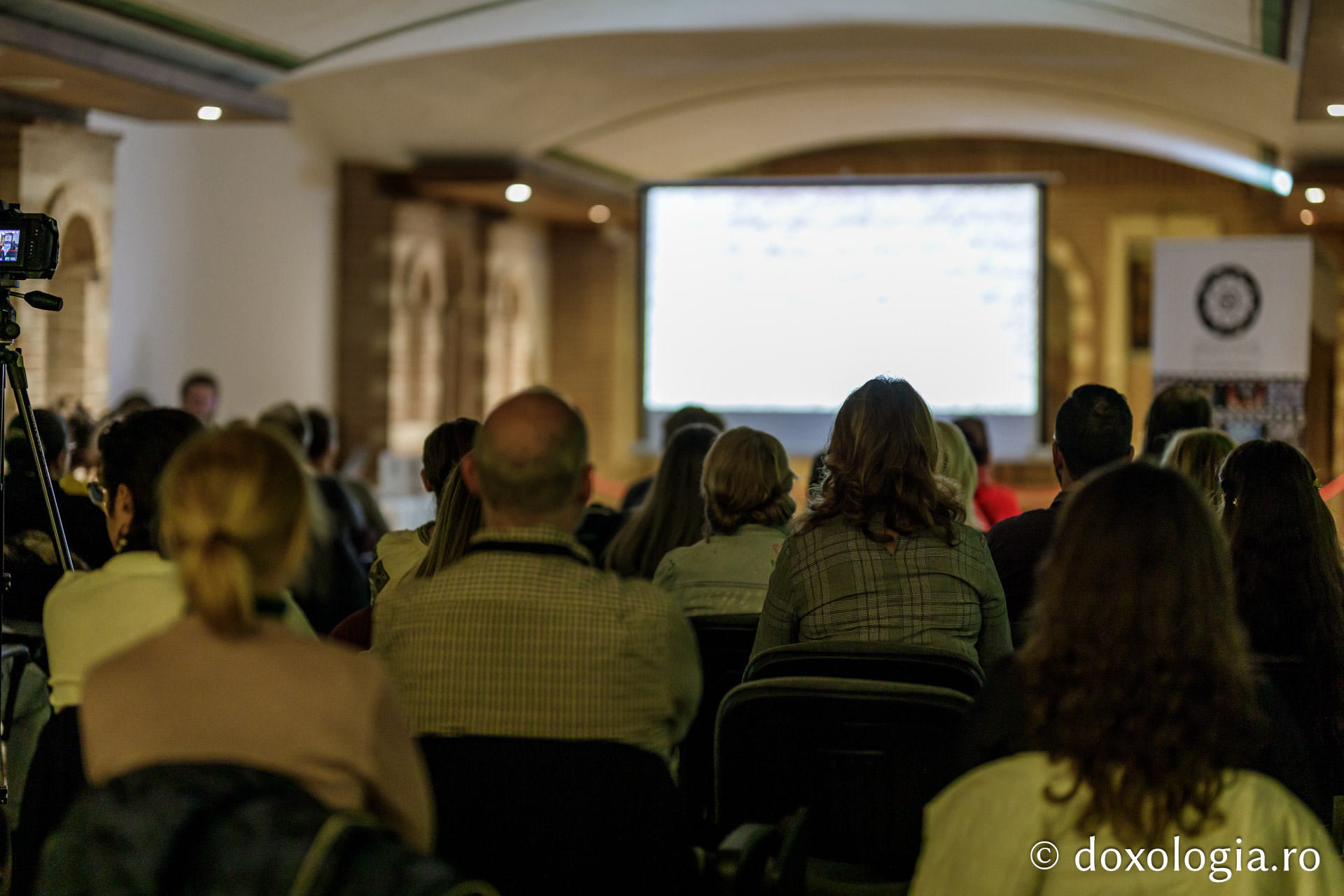 Proiecția filmelor „În căutarea Cernăuțiului lui Ciprian” și „Părintele Iraclie Porumbescu”