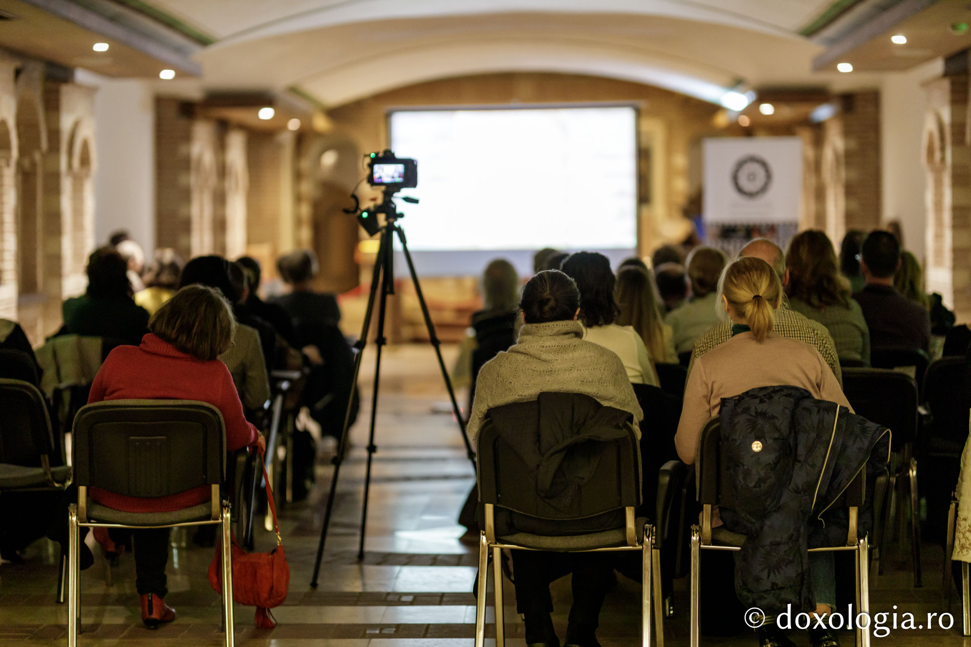 Proiecția filmelor „În căutarea Cernăuțiului lui Ciprian” și „Părintele Iraclie Porumbescu”