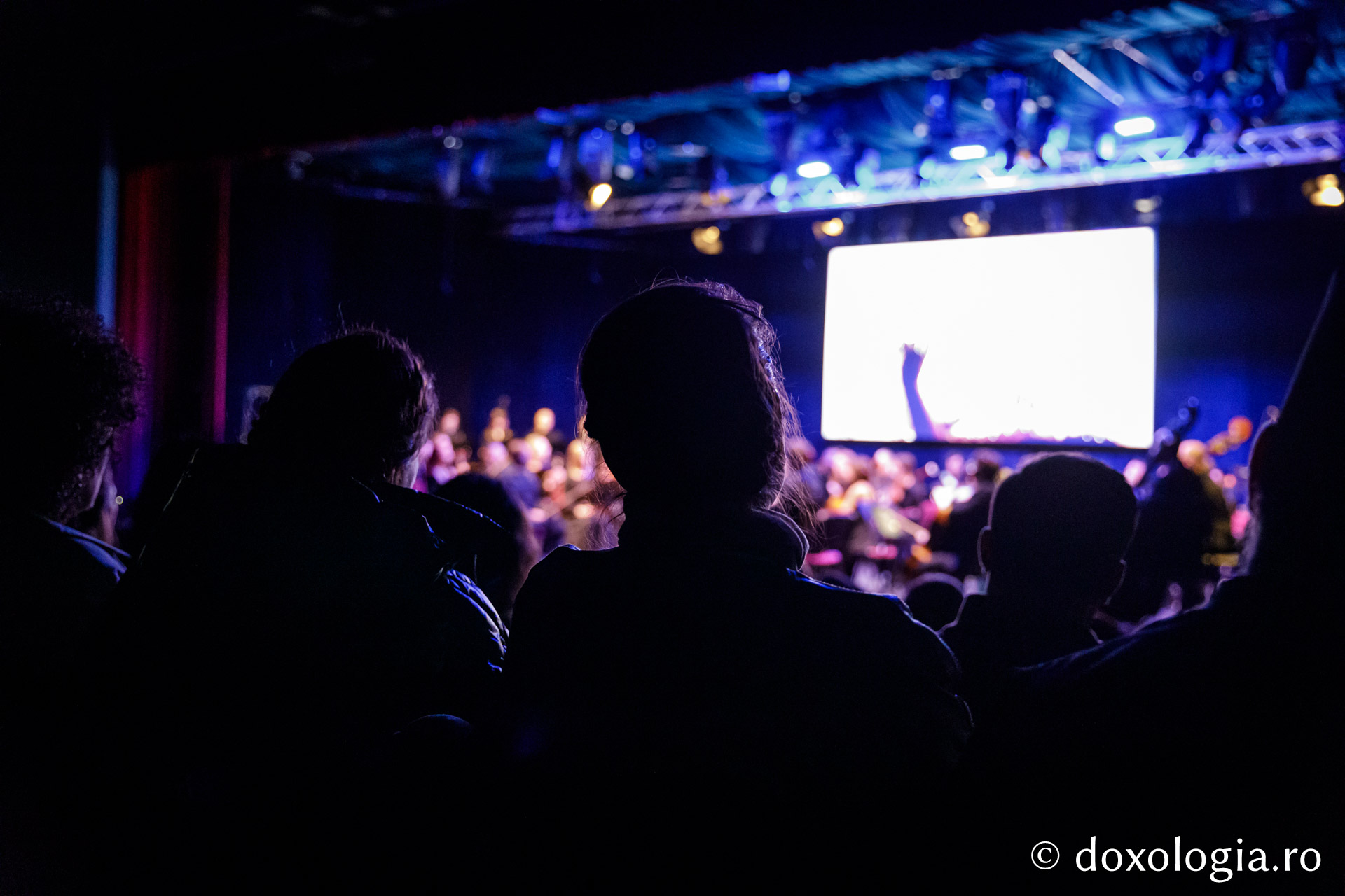 Concertul vocal-simfonic și animație în nisip – „Poveste despre noi”