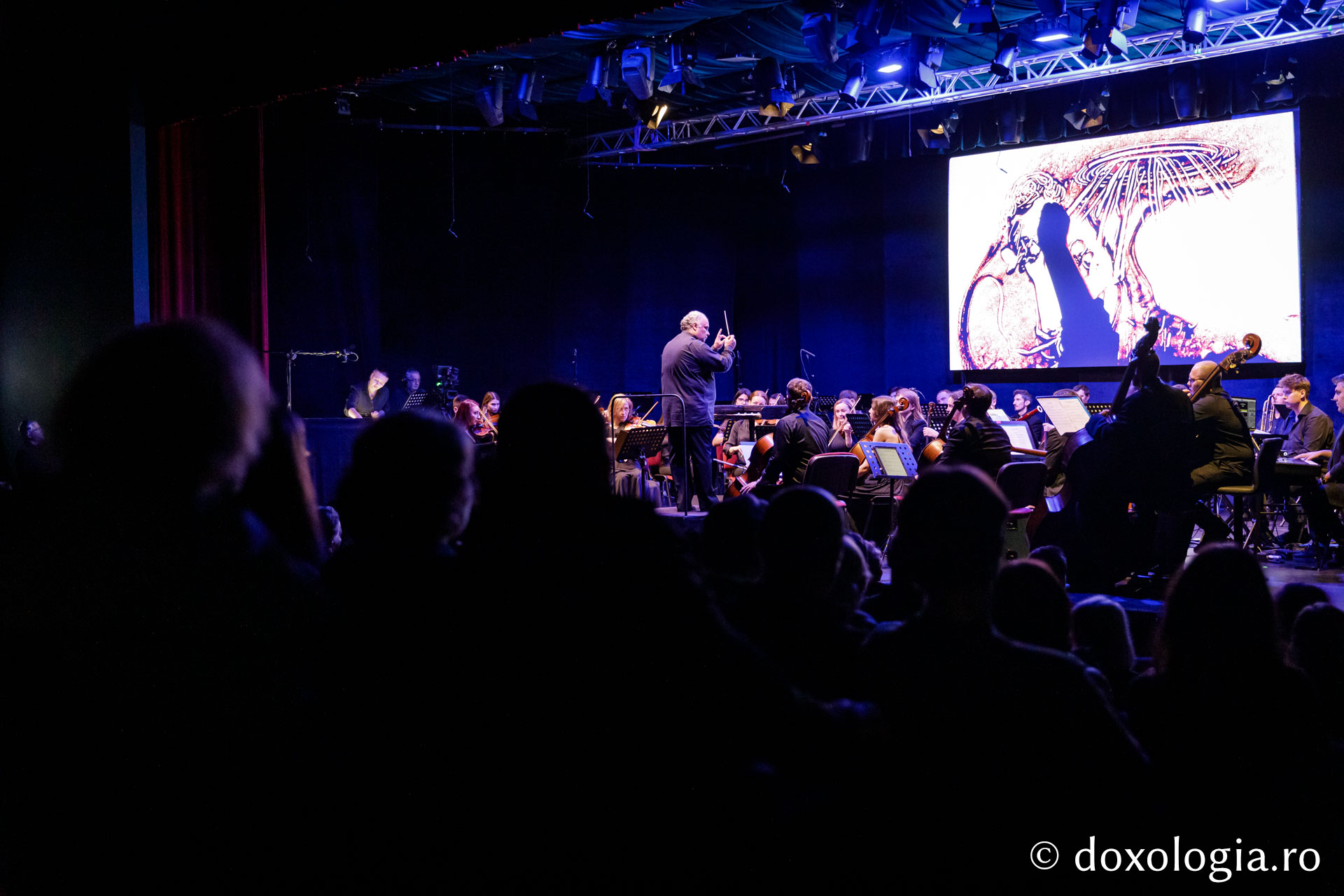 Concertul vocal-simfonic și animație în nisip – „Poveste despre noi”