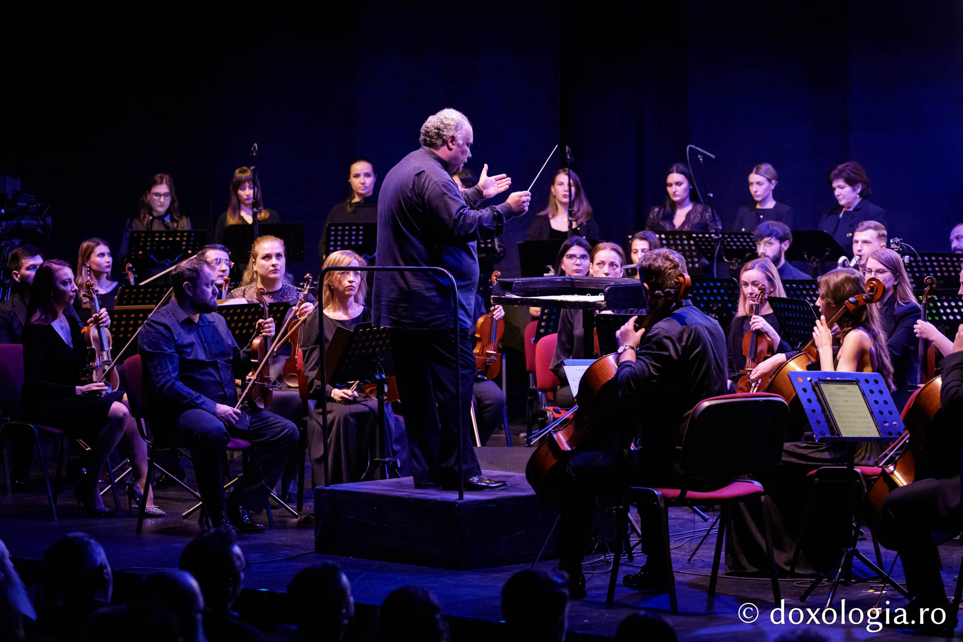 Concertul vocal-simfonic și animație în nisip – „Poveste despre noi”