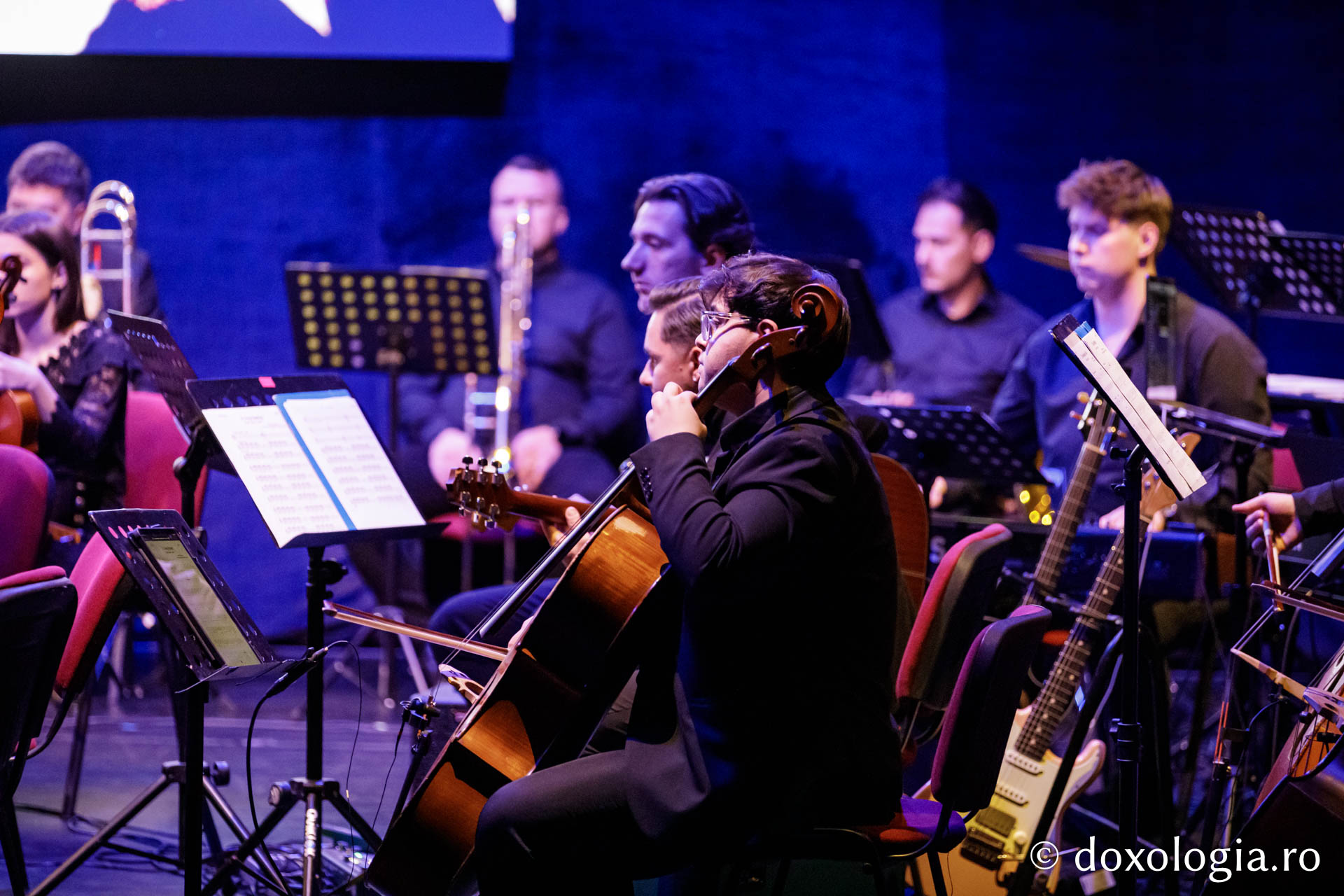 Concertul vocal-simfonic și animație în nisip – „Poveste despre noi”