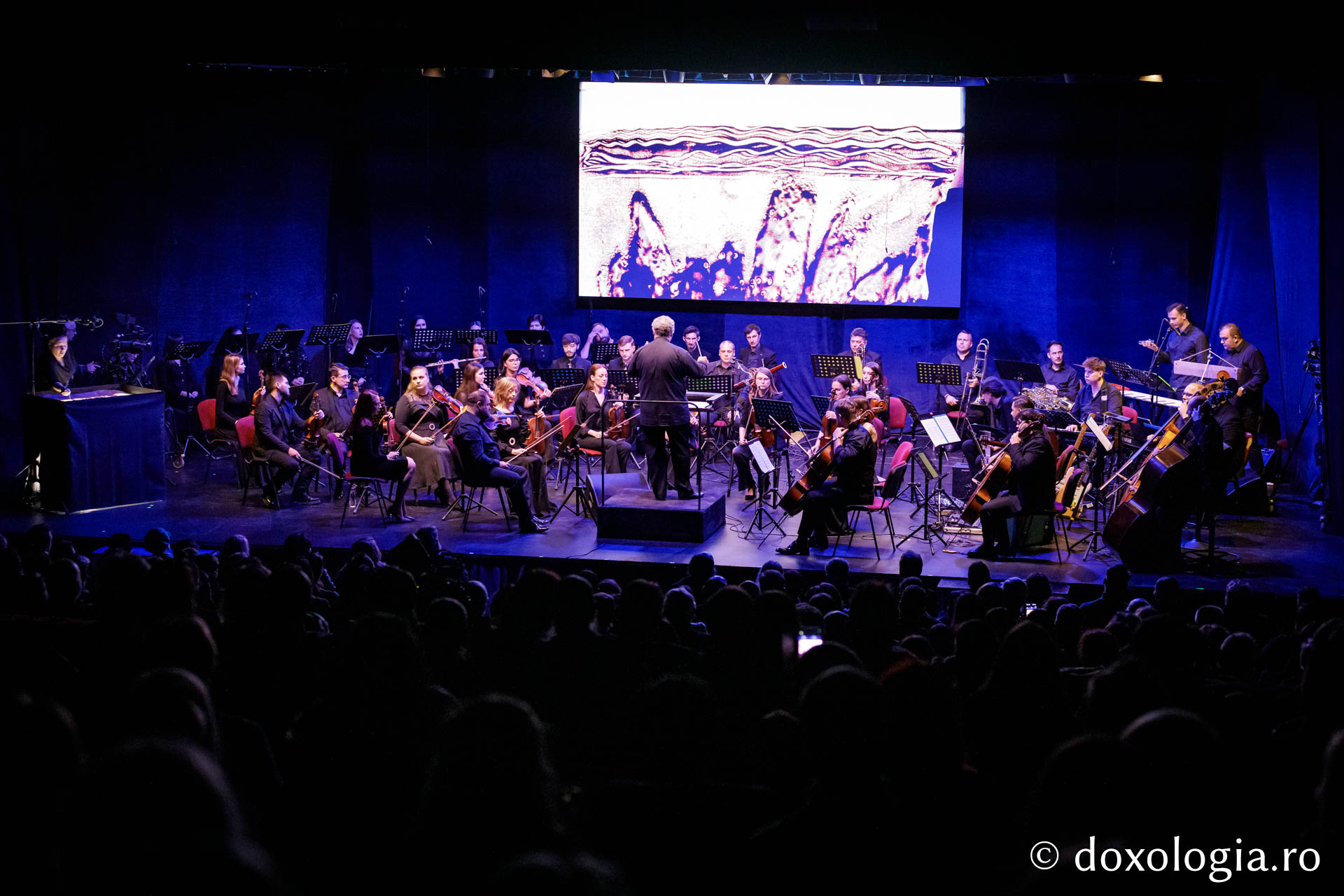 Concertul vocal-simfonic și animație în nisip – „Poveste despre noi”