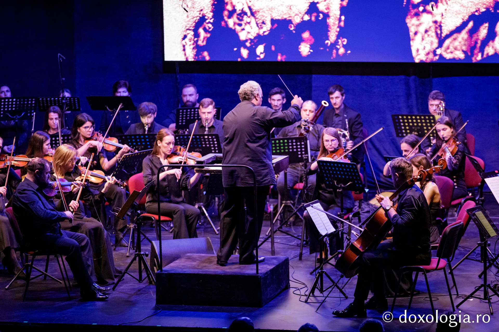 Concertul vocal-simfonic și animație în nisip – „Poveste despre noi”