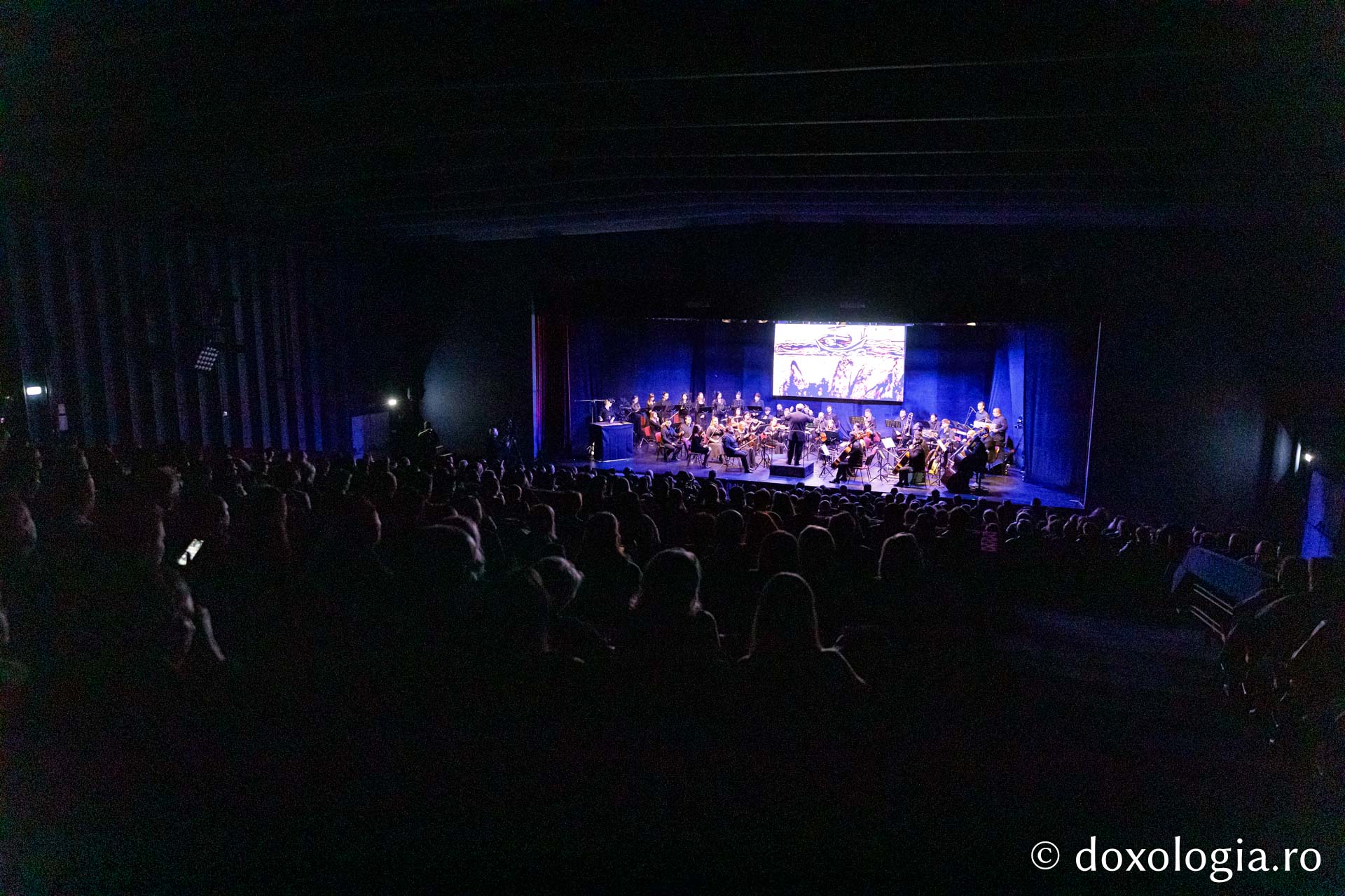 Concertul vocal-simfonic și animație în nisip – „Poveste despre noi”