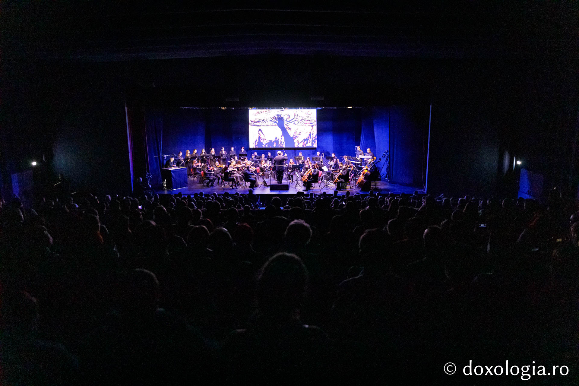 Concertul vocal-simfonic și animație în nisip – „Poveste despre noi”