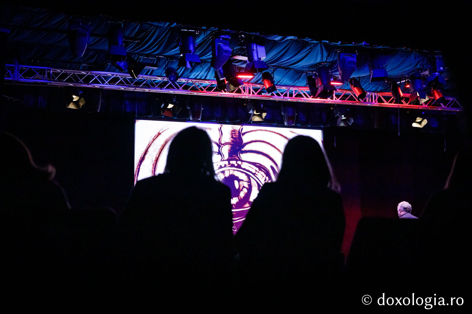 Concertul vocal-simfonic și animație în nisip – „Poveste despre noi”