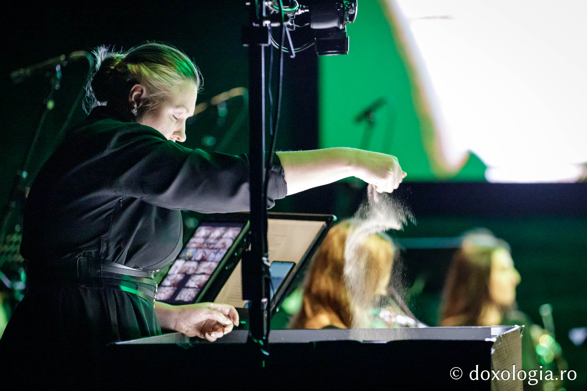 Concertul vocal-simfonic și animație în nisip – „Poveste despre noi”