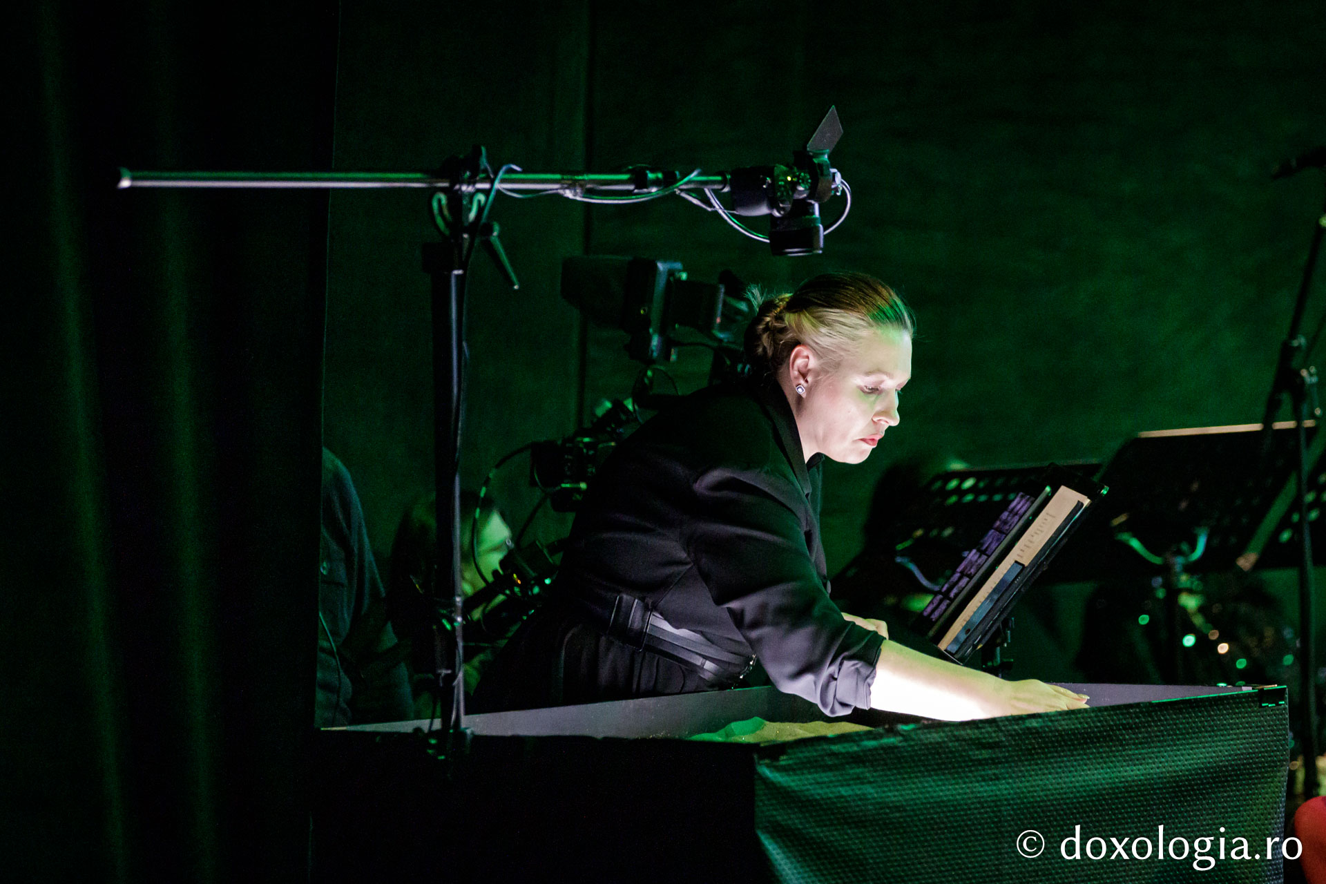 Concertul vocal-simfonic și animație în nisip – „Poveste despre noi”