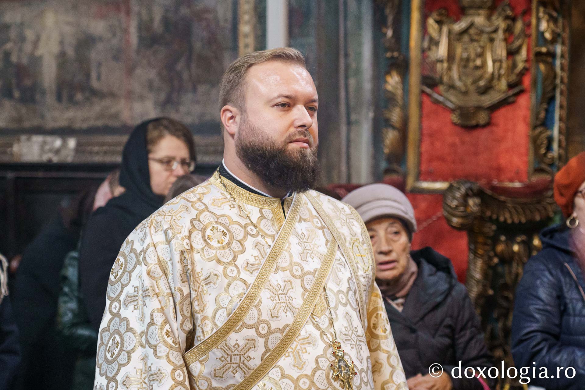 IPS Teofan, la hramul Mănăstirii Frumoasa: „ Sinții Arhangheli sunt vestitori și luptători ai mântuirii”