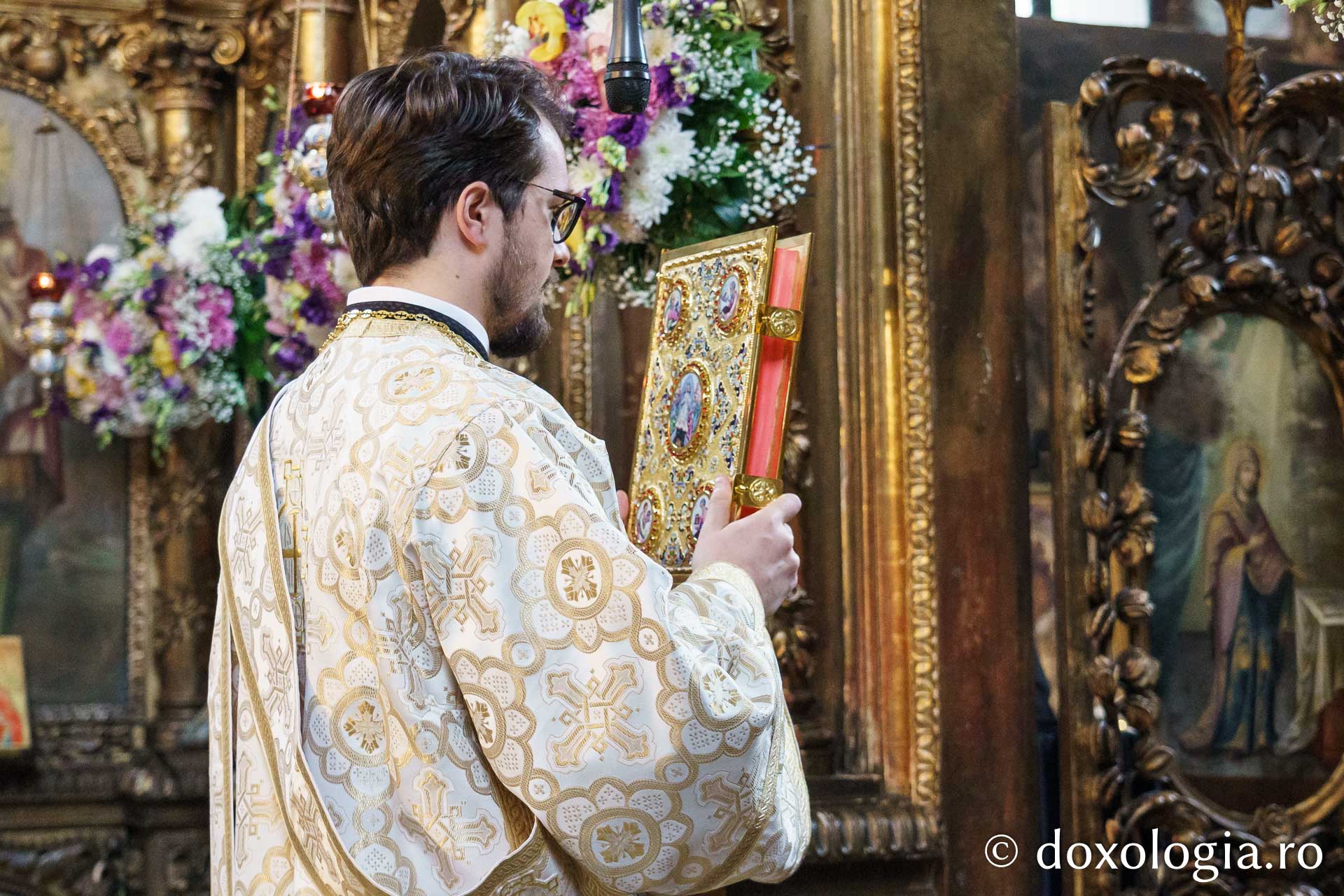 IPS Teofan, la hramul Mănăstirii Frumoasa: „ Sinții Arhangheli sunt vestitori și luptători ai mântuirii”