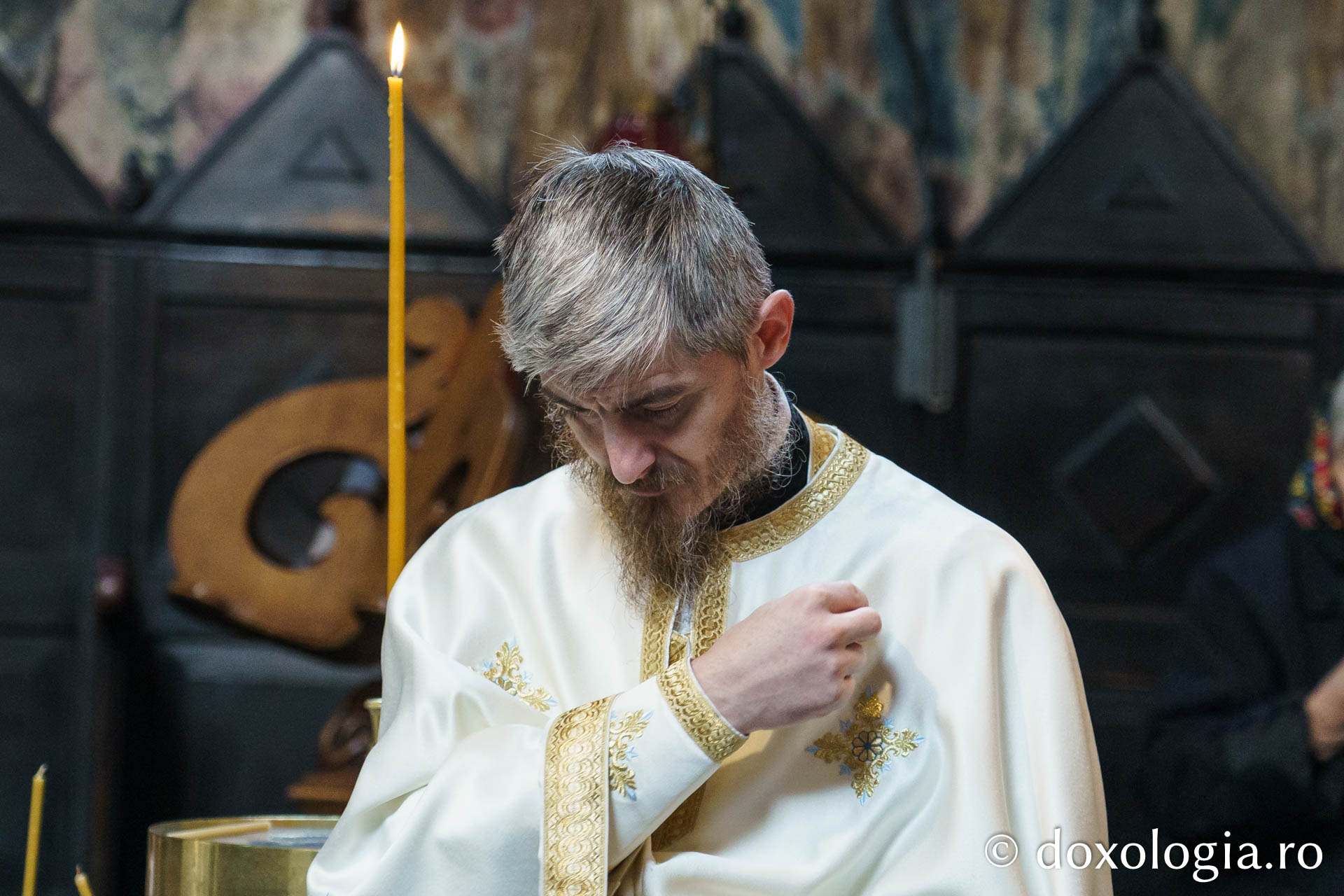 IPS Teofan, la hramul Mănăstirii Frumoasa: „ Sinții Arhangheli sunt vestitori și luptători ai mântuirii”