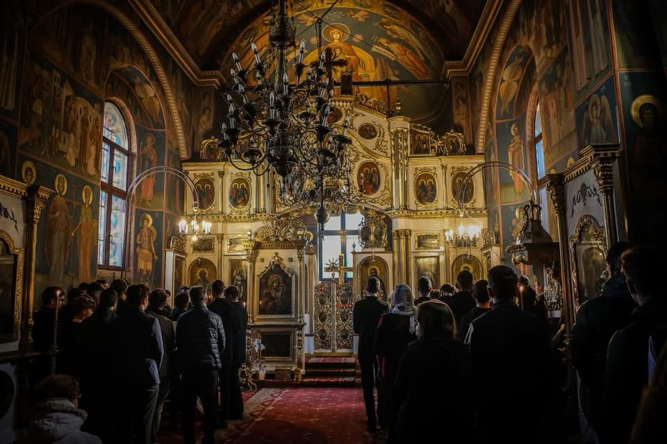 Atelier de muzică psaltică pentru tinerii din Botoșani, susținut de dirijorul Corului „Byzantion”