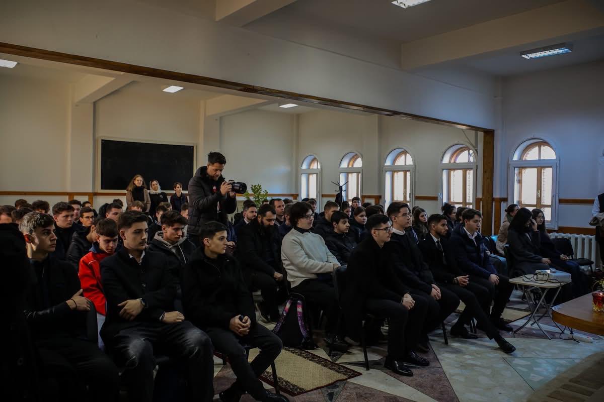 Atelier de muzică psaltică pentru tinerii din Botoșani, susținut de dirijorul Corului „Byzantion”