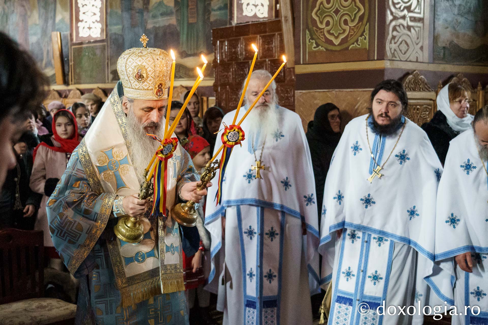 Rugăciune și binecuvântare arhierească la hramul Mănăstirii Peștera