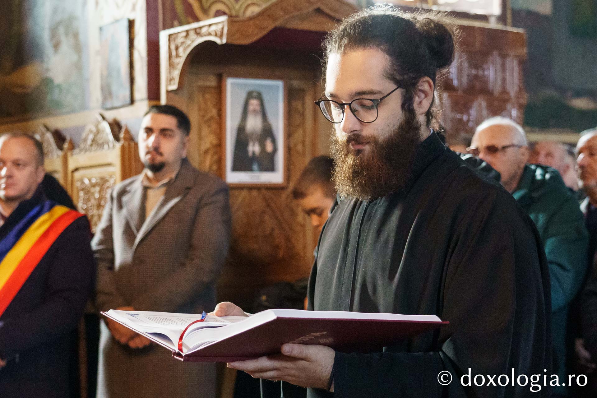 Rugăciune și binecuvântare arhierească la hramul Mănăstirii Peștera