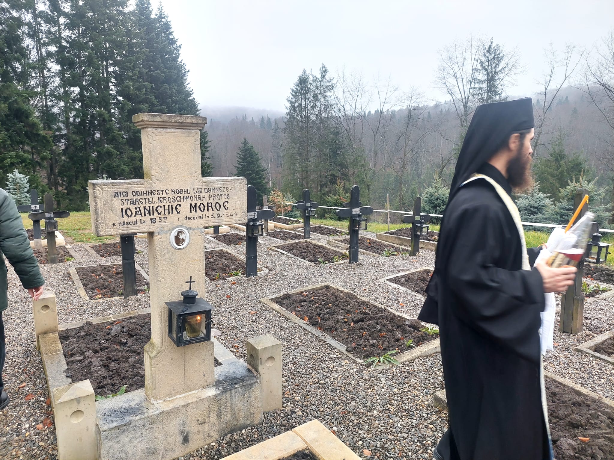 Rugăciune și recunoștință pentru duhovnicii Mănăstirii Sihăstria