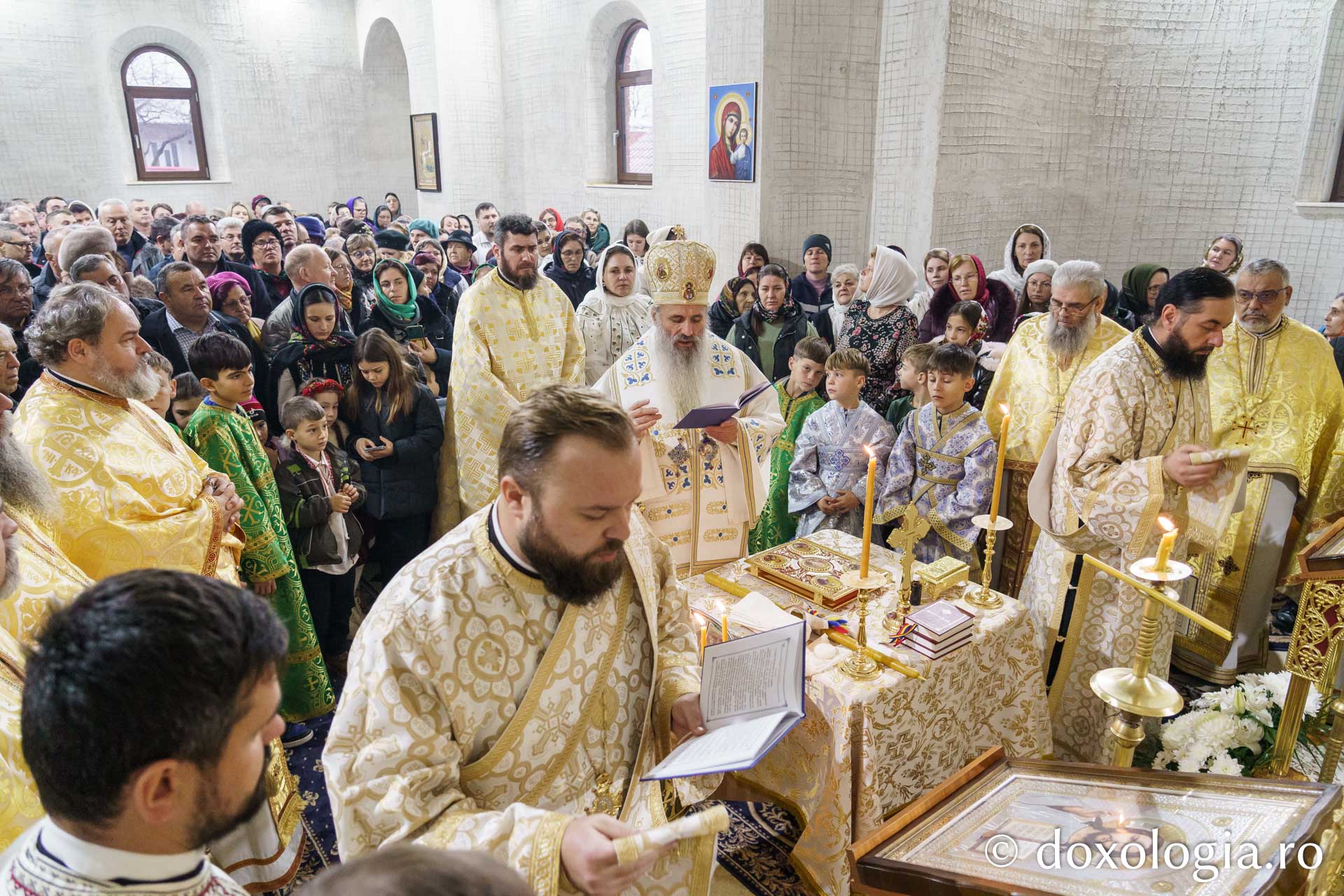 Liturghie baptismală și hirotonie întru diacon la Parohia Tudor Vladimirescu – Albești