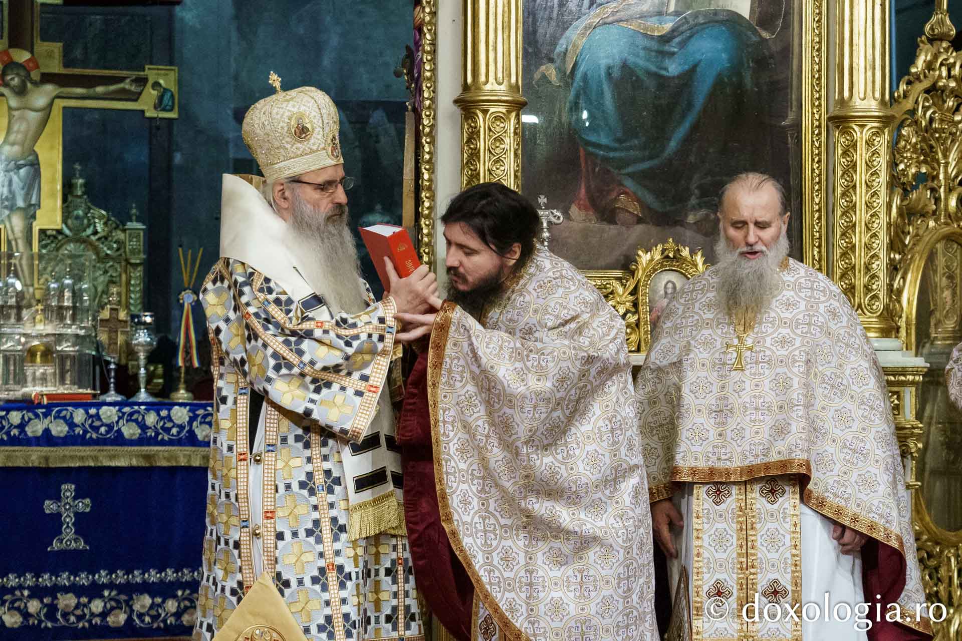 IPS Teofan a slujit Sfânta Liturghie la Catedrala Mitropolitană din Iași, de sărbătoarea Sfântului Apostol Andrei