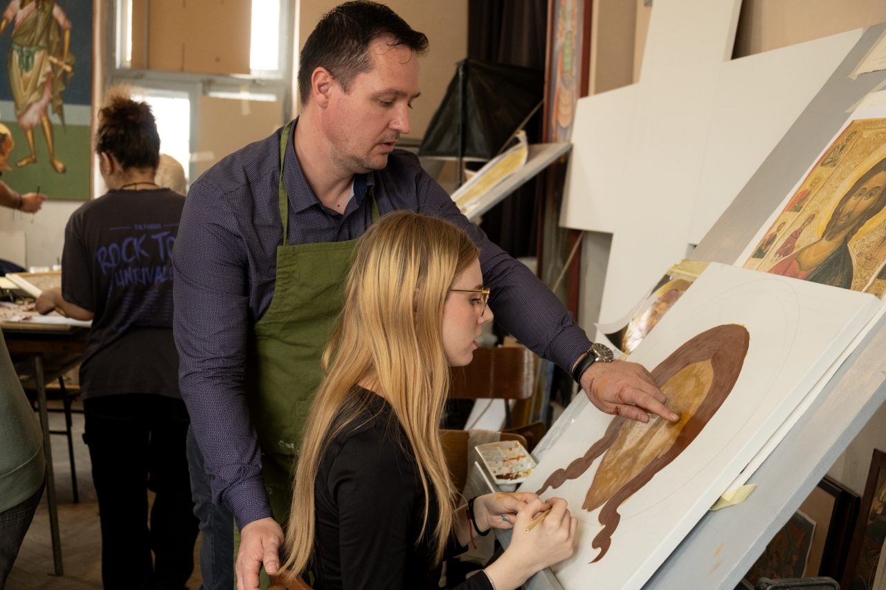 „Din mâinile lor, în inima ta” – Ediția a III-a a licitațiilor caritabile online