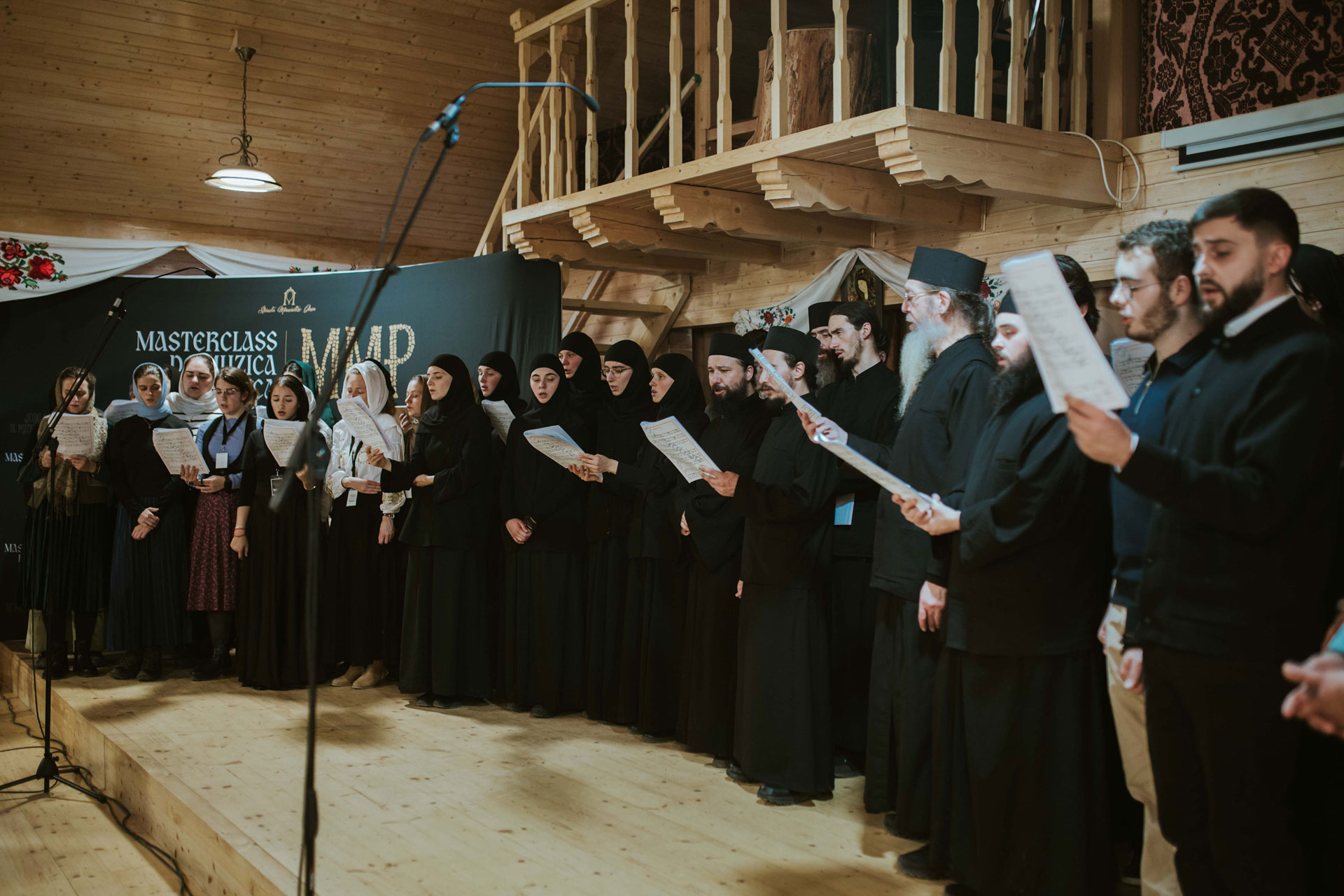 Ardealul și Moldova, unite prin cântul bizantin la Mănăstirea Oașa – Masterclass de Muzică Psaltică, ediția a III-a