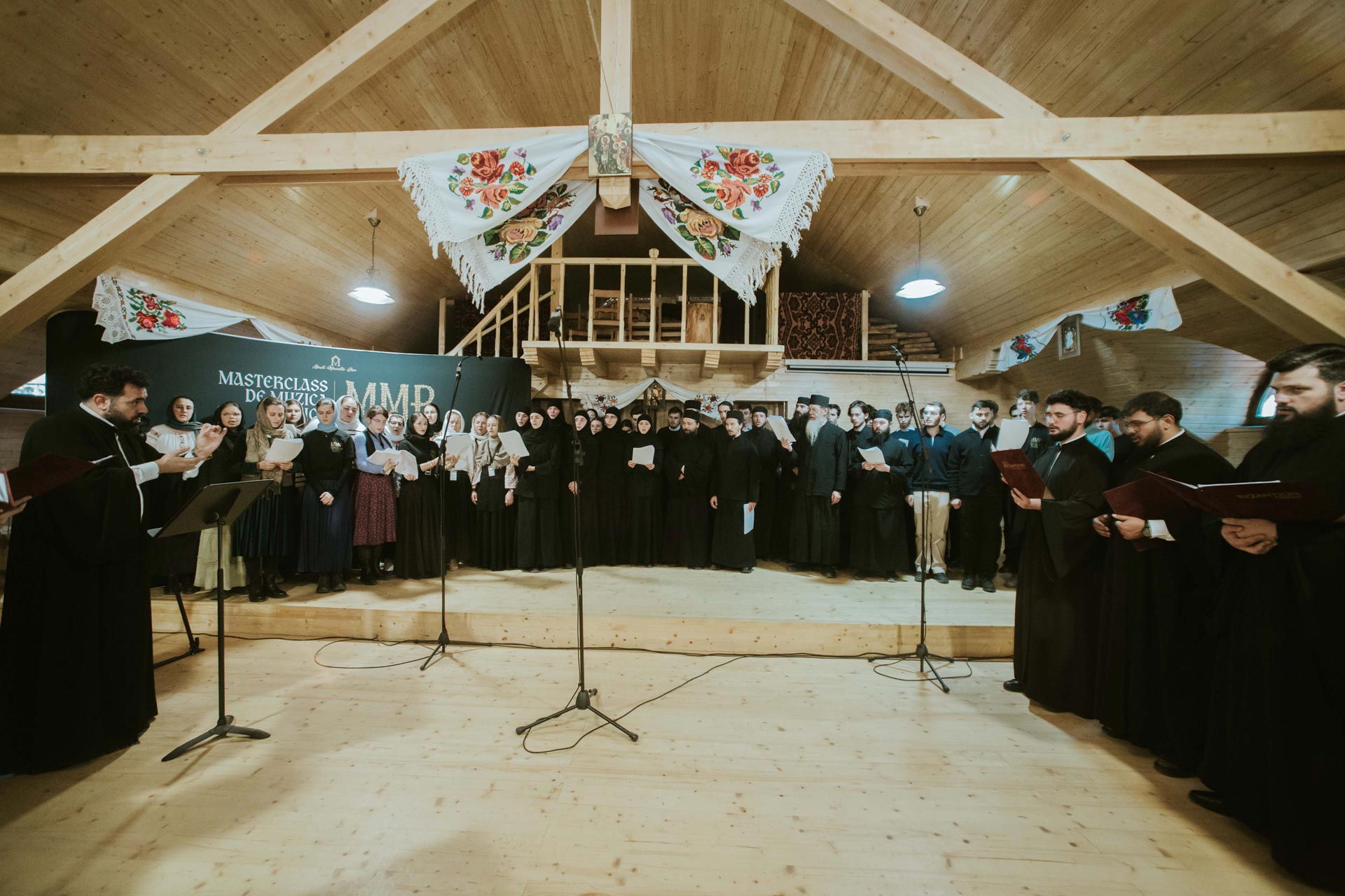 Ardealul și Moldova, unite prin cântul bizantin la Mănăstirea Oașa – Masterclass de Muzică Psaltică, ediția a III-a
