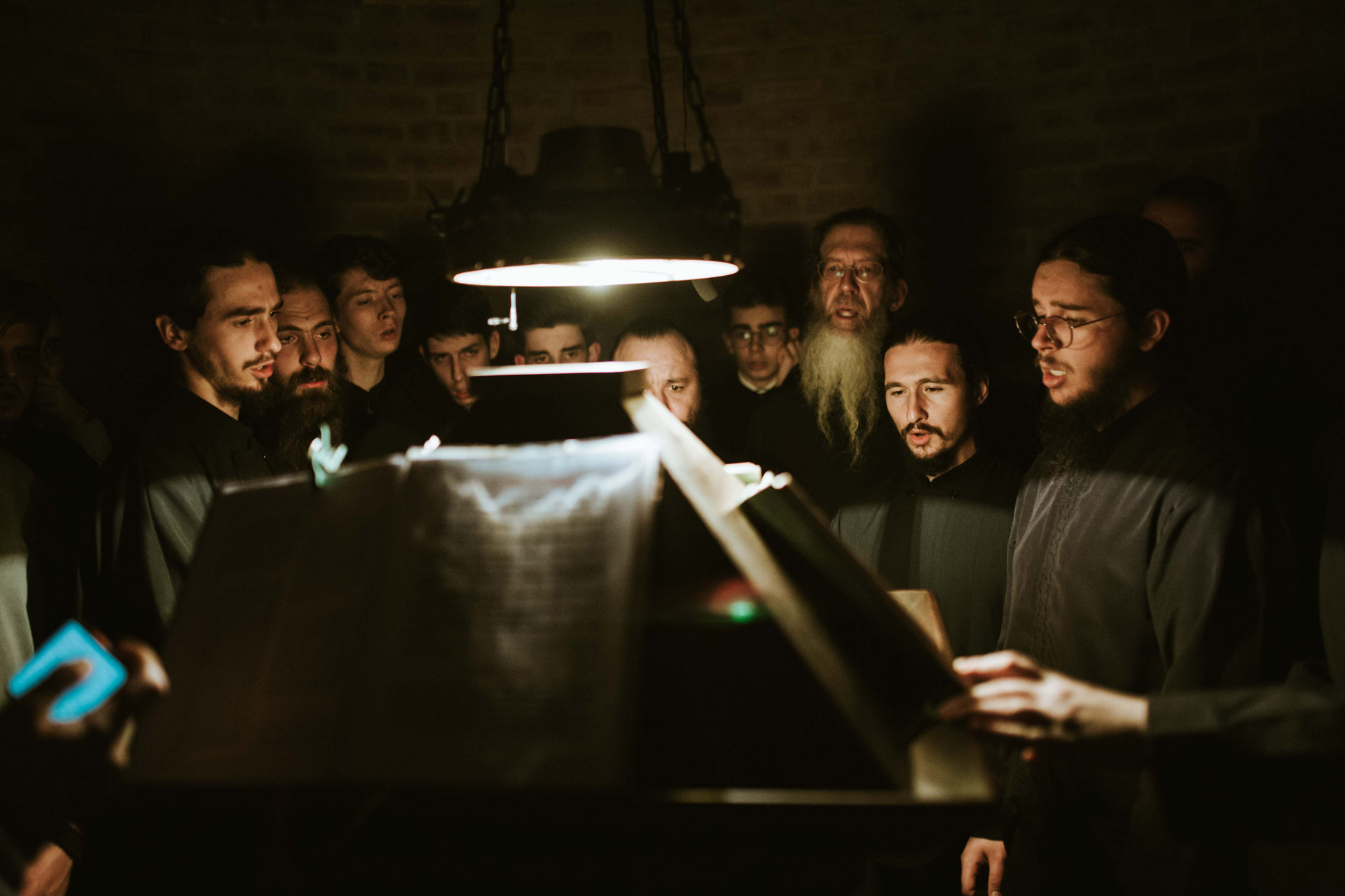 Ardealul și Moldova, unite prin cântul bizantin la Mănăstirea Oașa – Masterclass de Muzică Psaltică, ediția a III-a