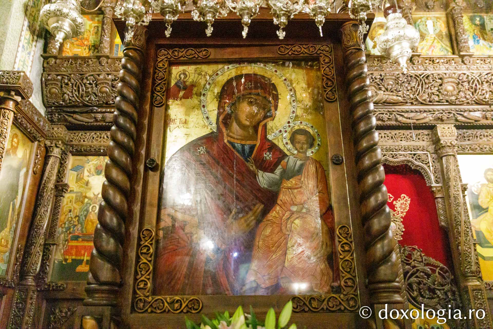 Icoana Maicii Domnului „Îndrumătoarea” de la Biserica Mihai Vodă din București